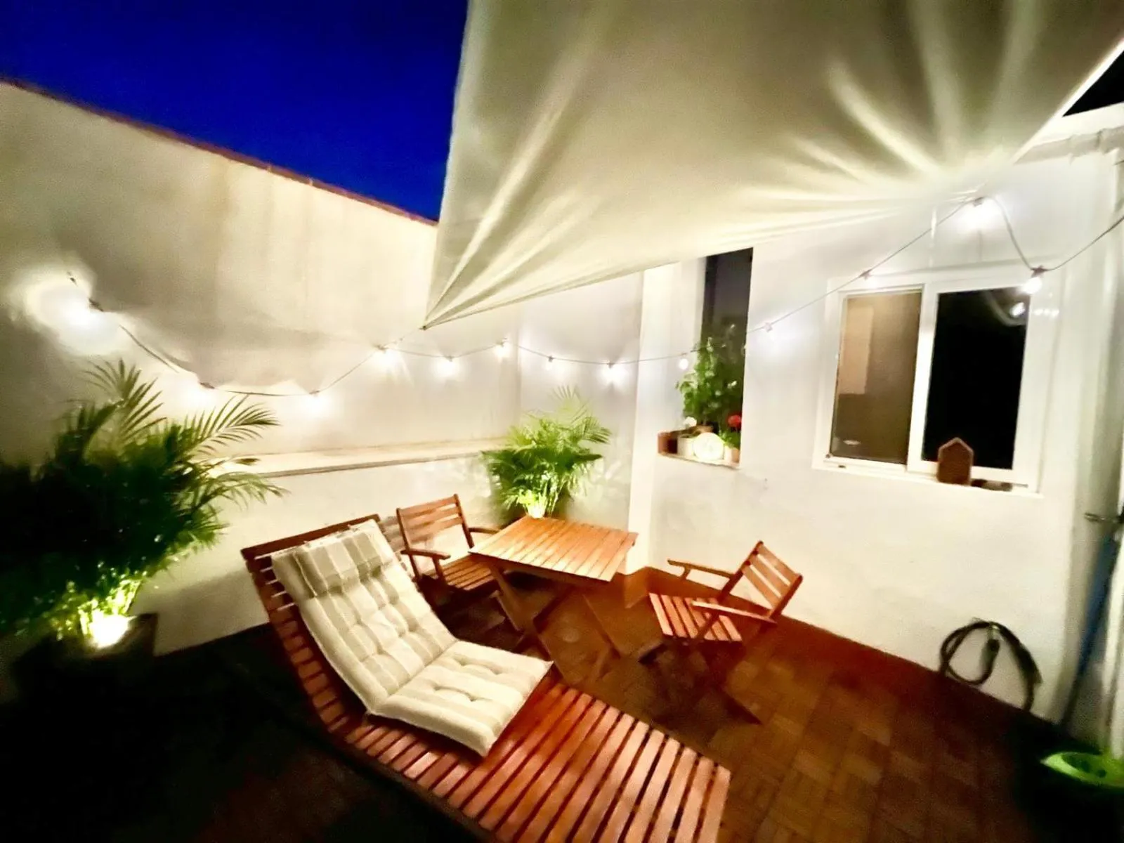 Sunny Cozy & Pretty Penthouse in Central SC