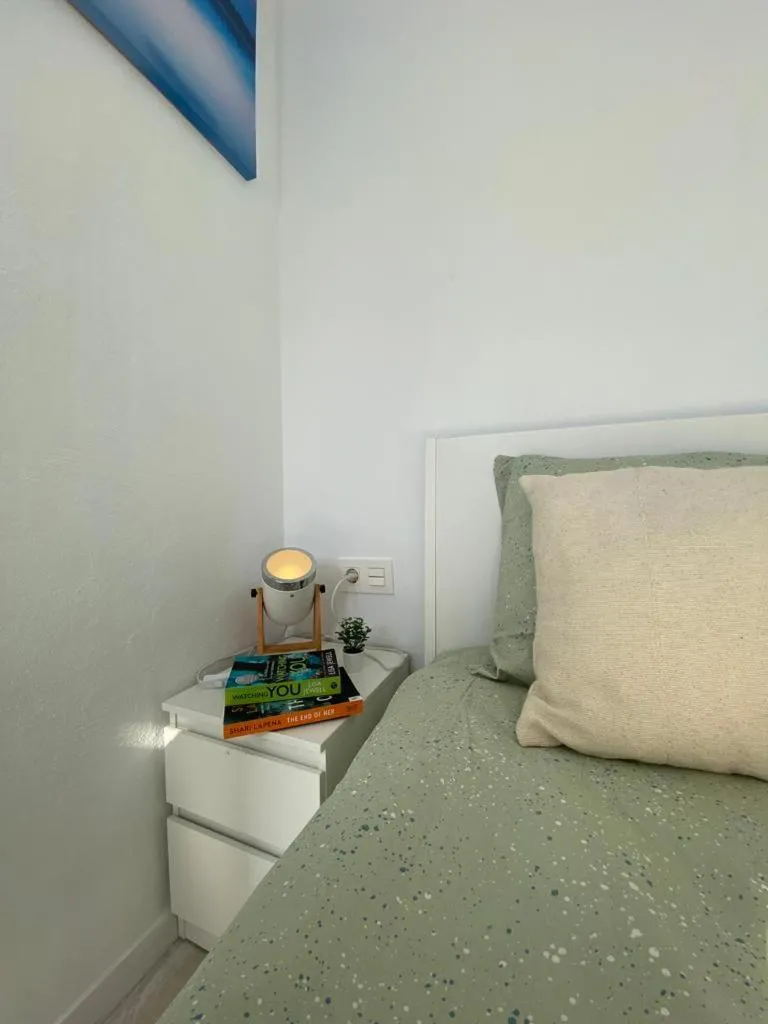 Bed in Sunny Cozy & Pretty Penthouse in Central SC