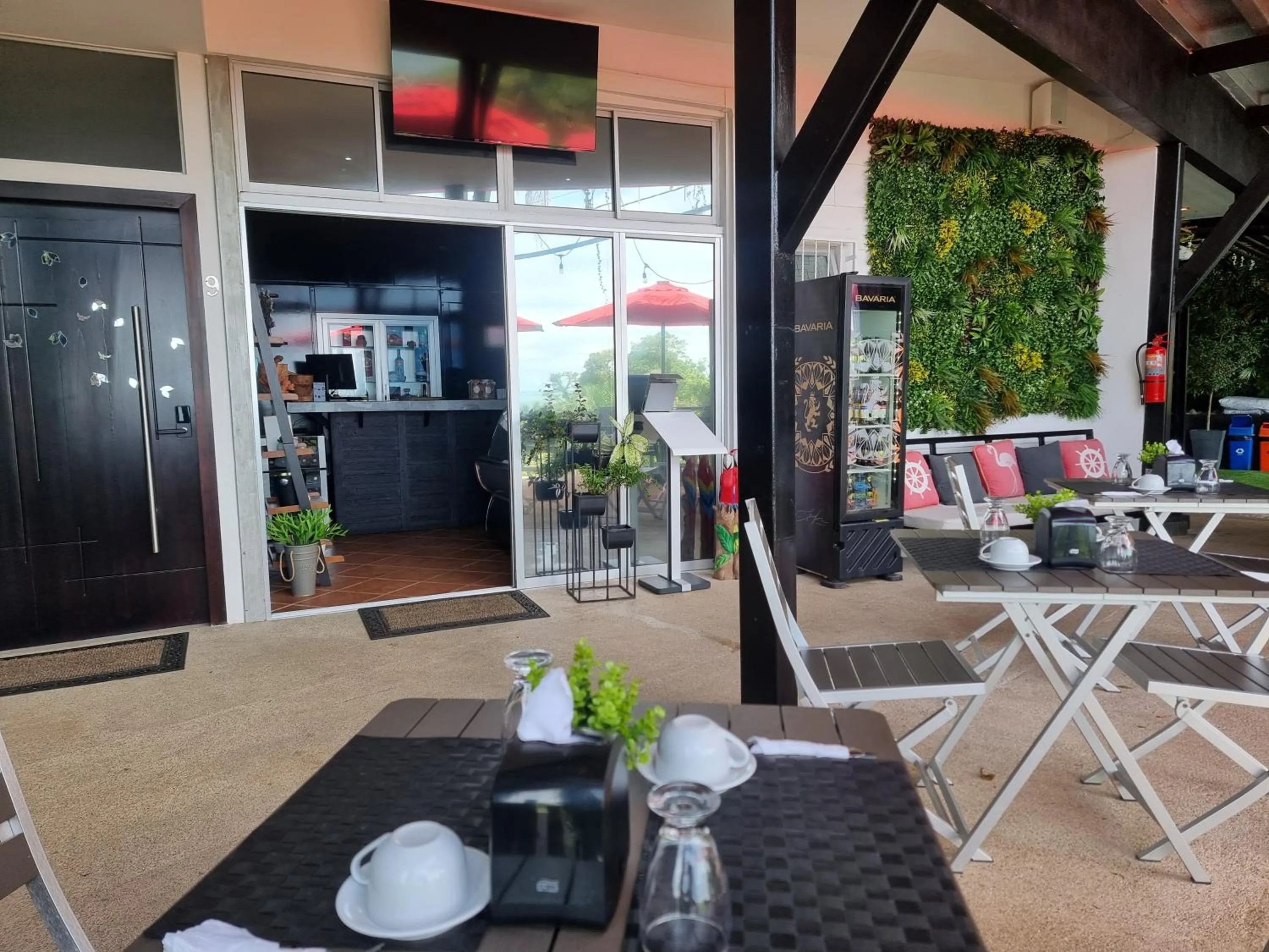 Restaurant/places to eat in Hotel VOS