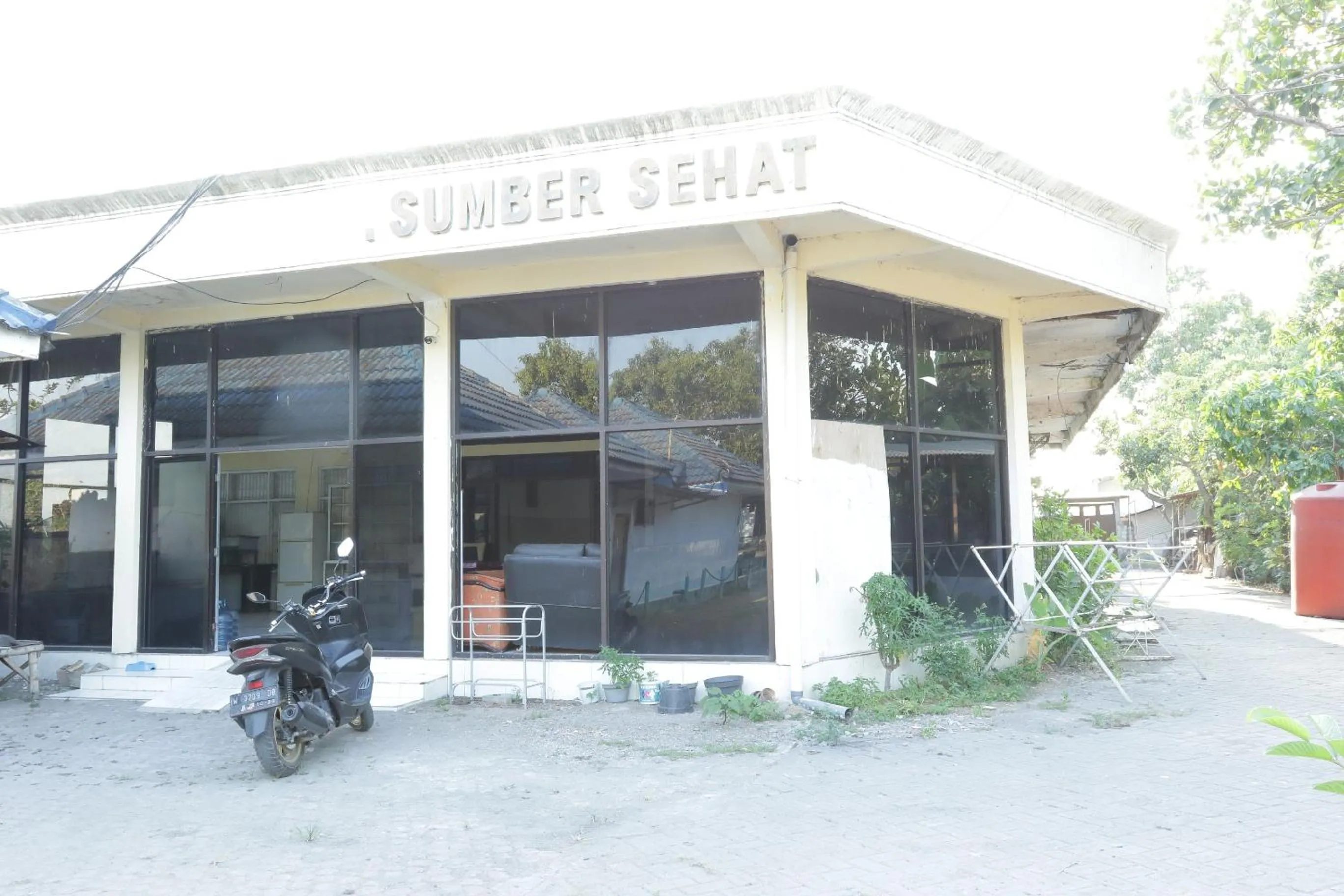 Facade/entrance in Hotel O Homestay Sehat