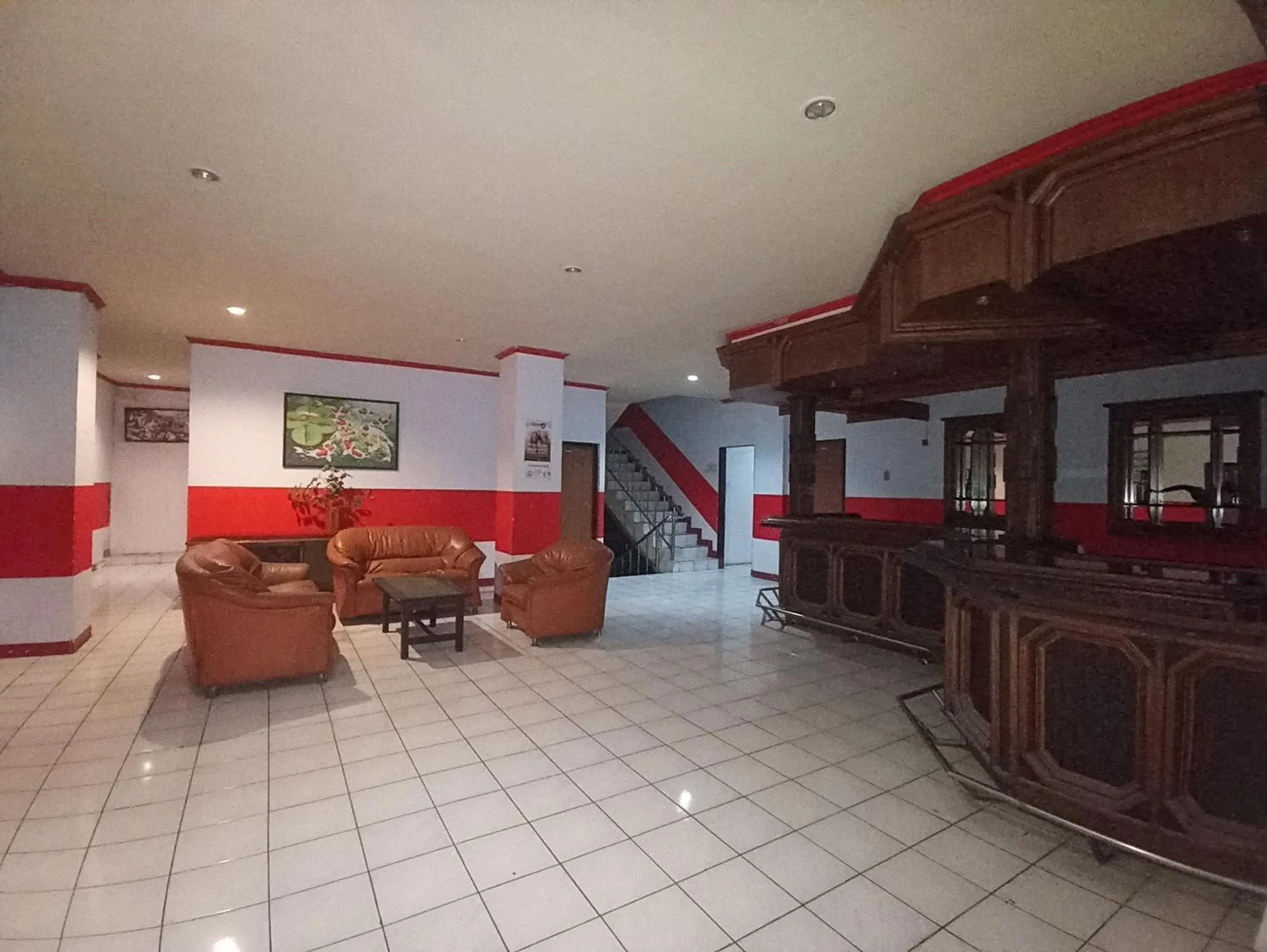 Seating area in RedDoorz near Sam Ratulangi Manado