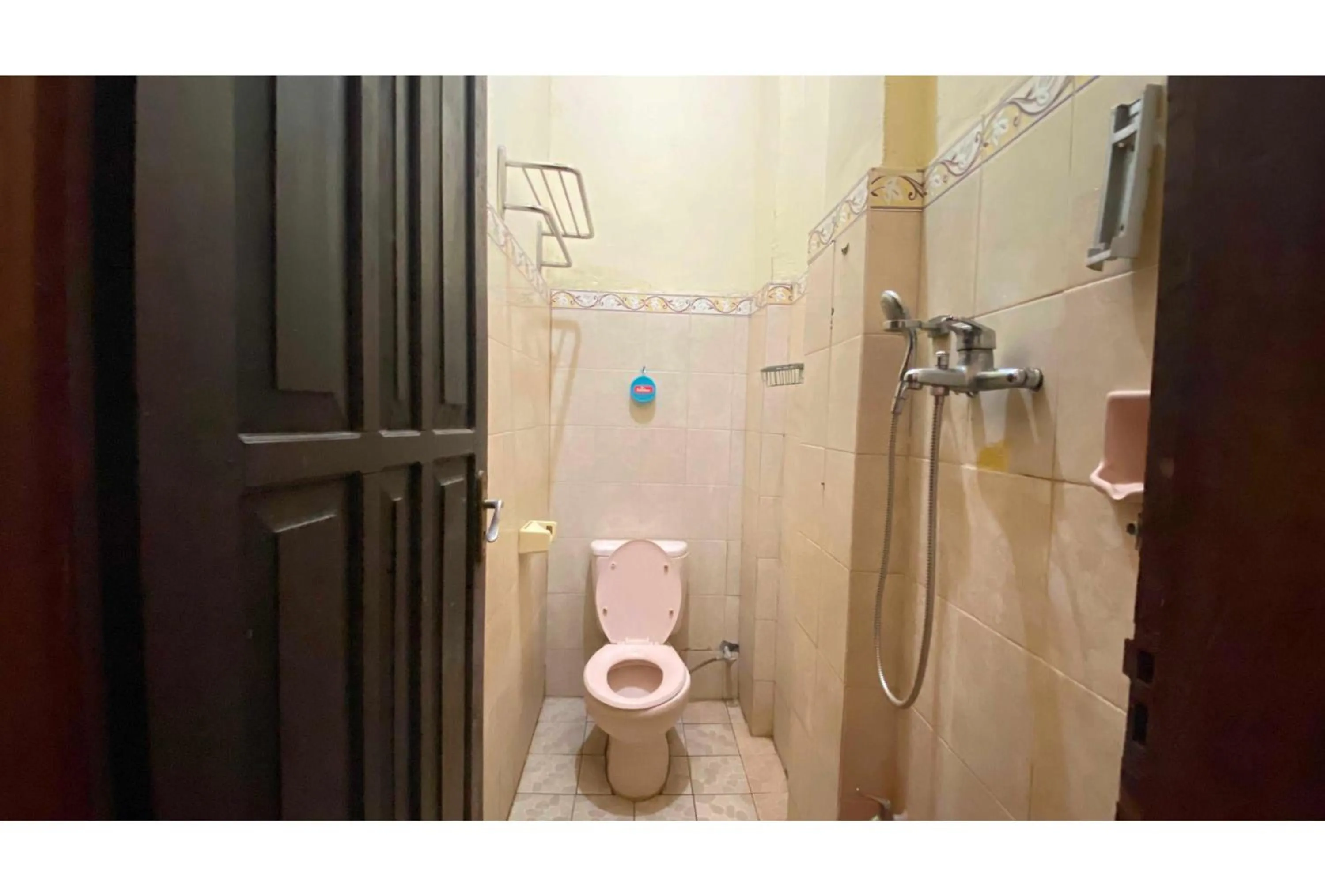 Bathroom in Hotel O Savira Near Barru