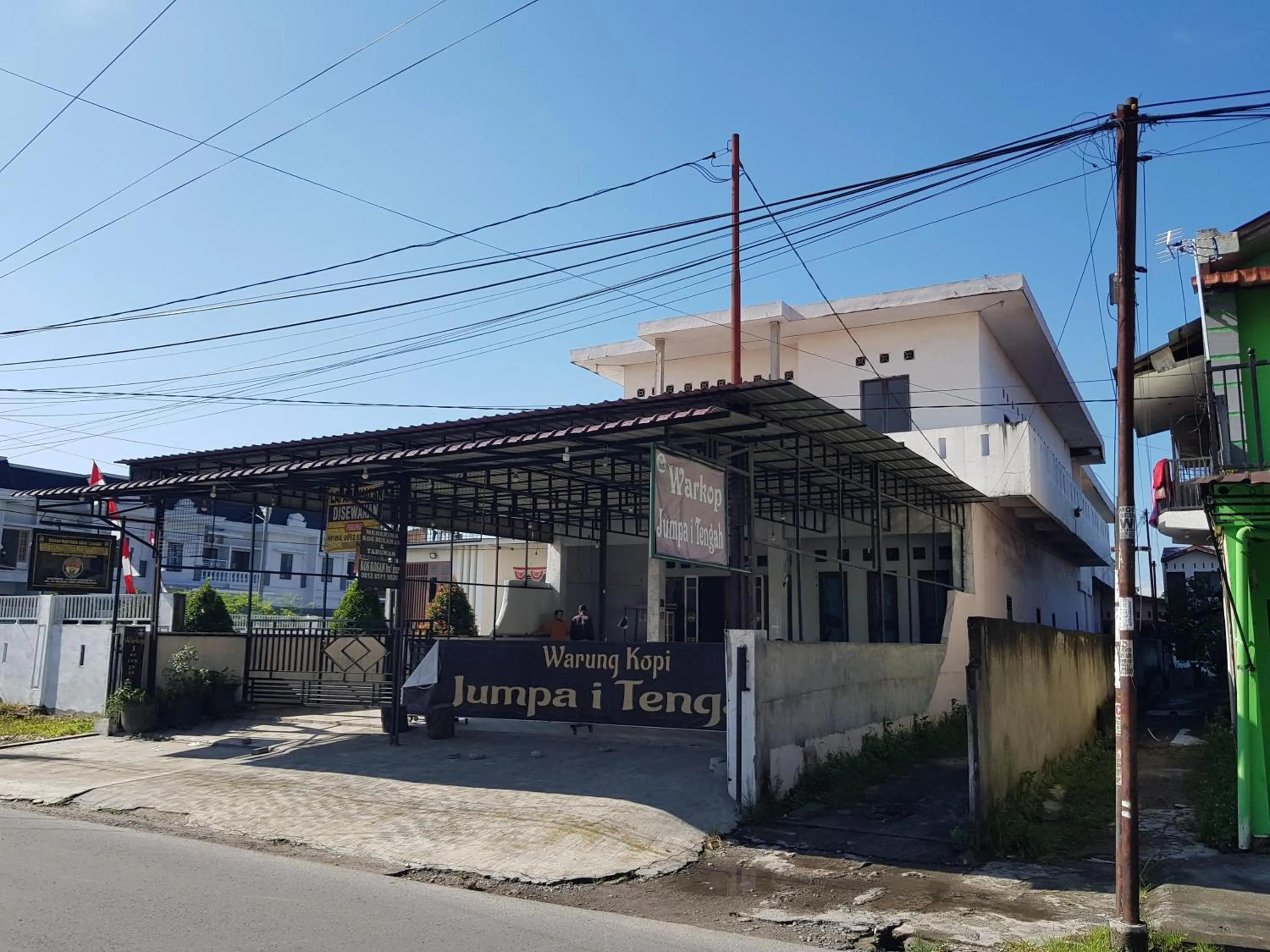 Facade/entrance in Hotel O Cempaka Syariah