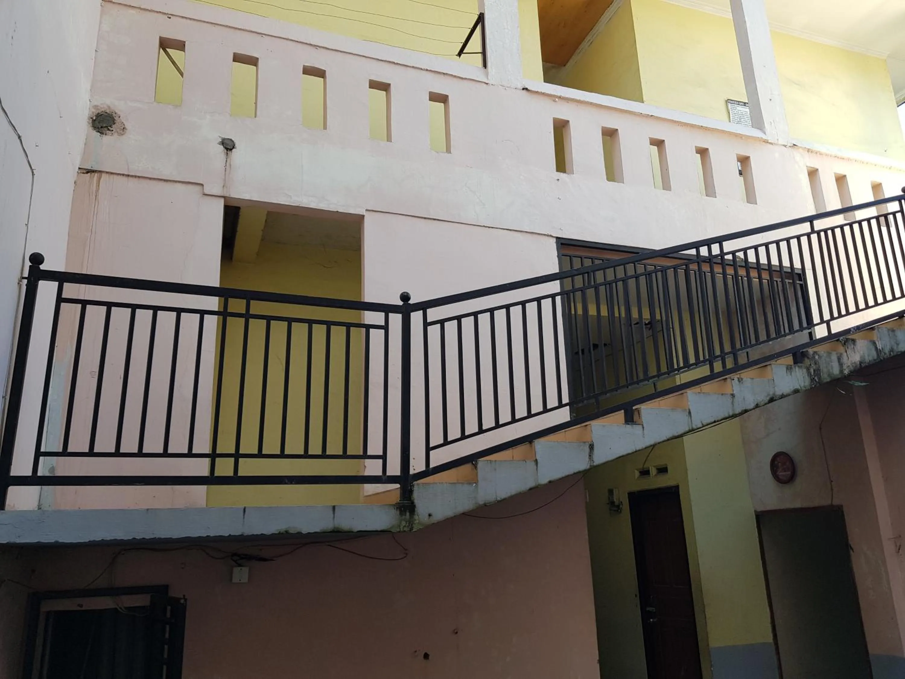 Facade/entrance in Hotel O Cempaka Syariah