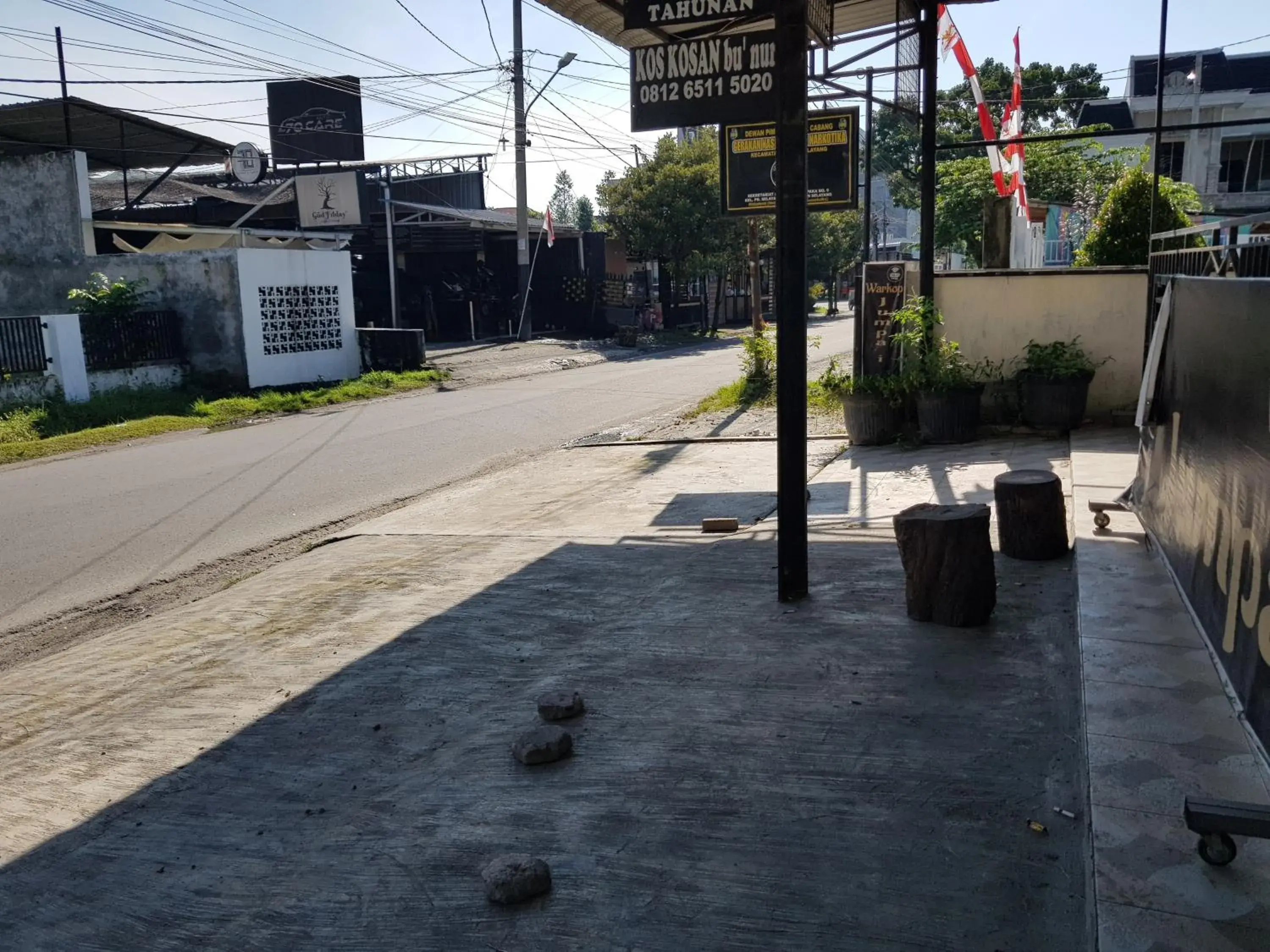 Facade/entrance in Hotel O Cempaka Syariah Facade/entrance in Hotel O Cempaka Syariah
