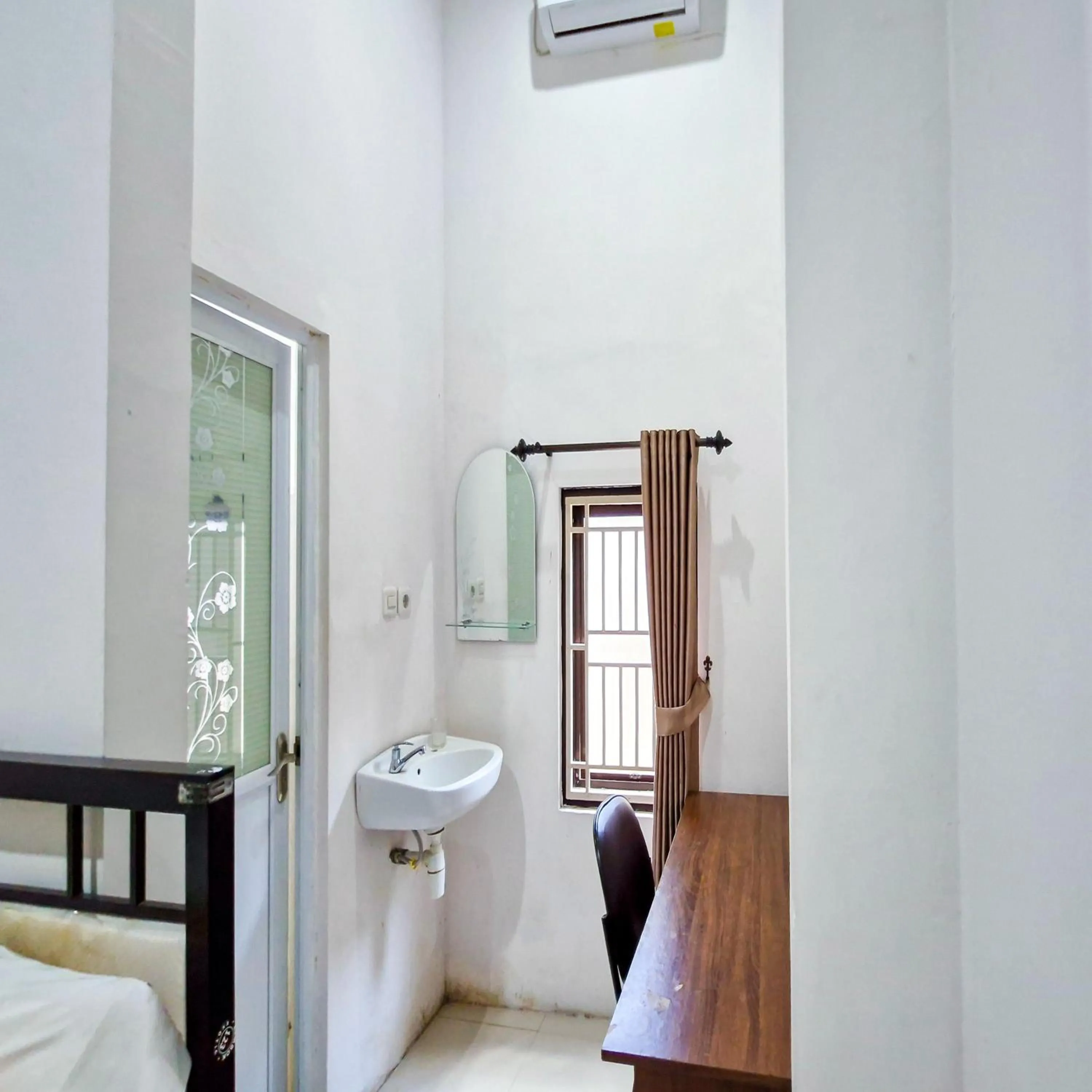 Bathroom, Bed in TNC Residence Syariah Mataram