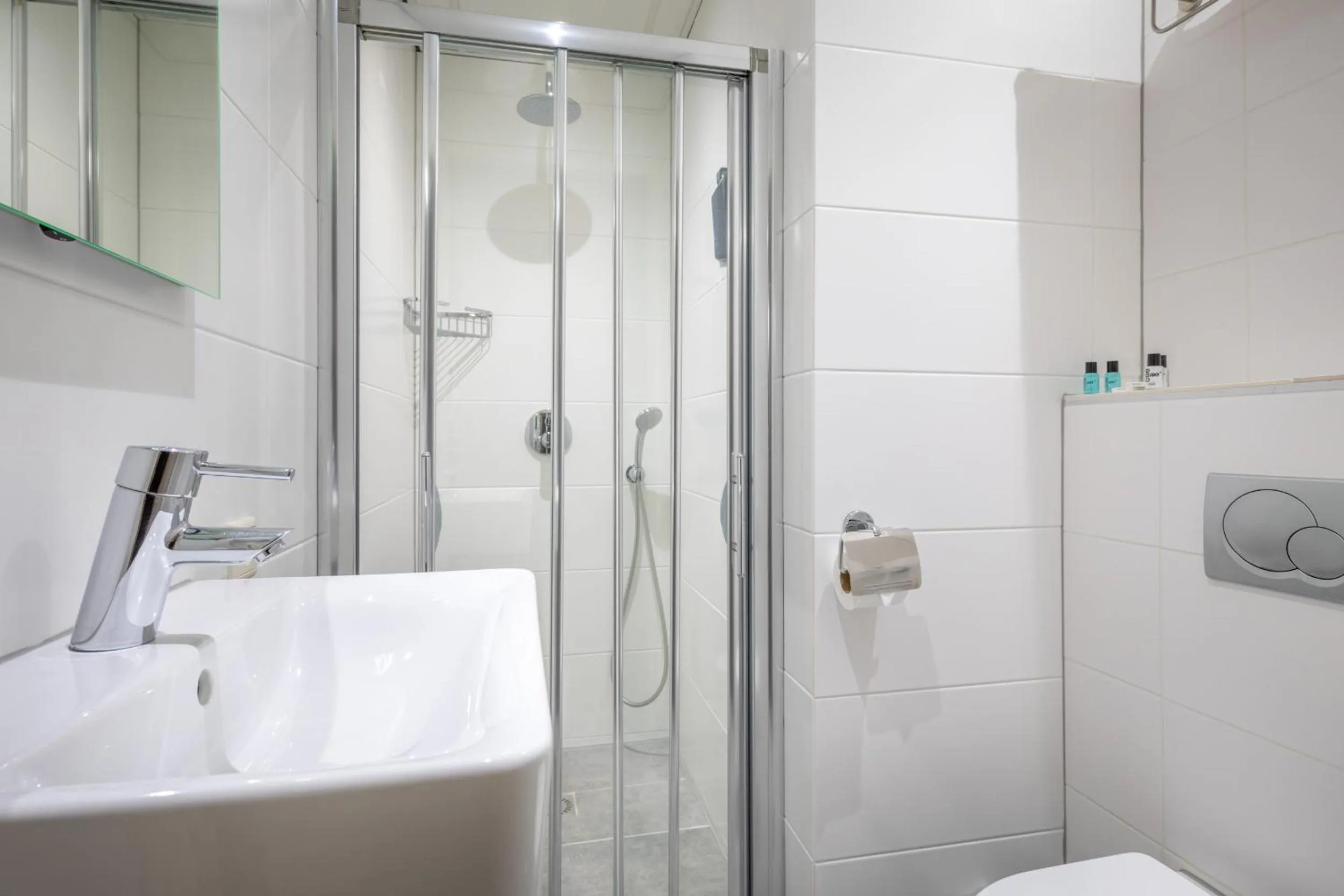 Shower in Boutique Hotel Milano Rotterdam-Centre