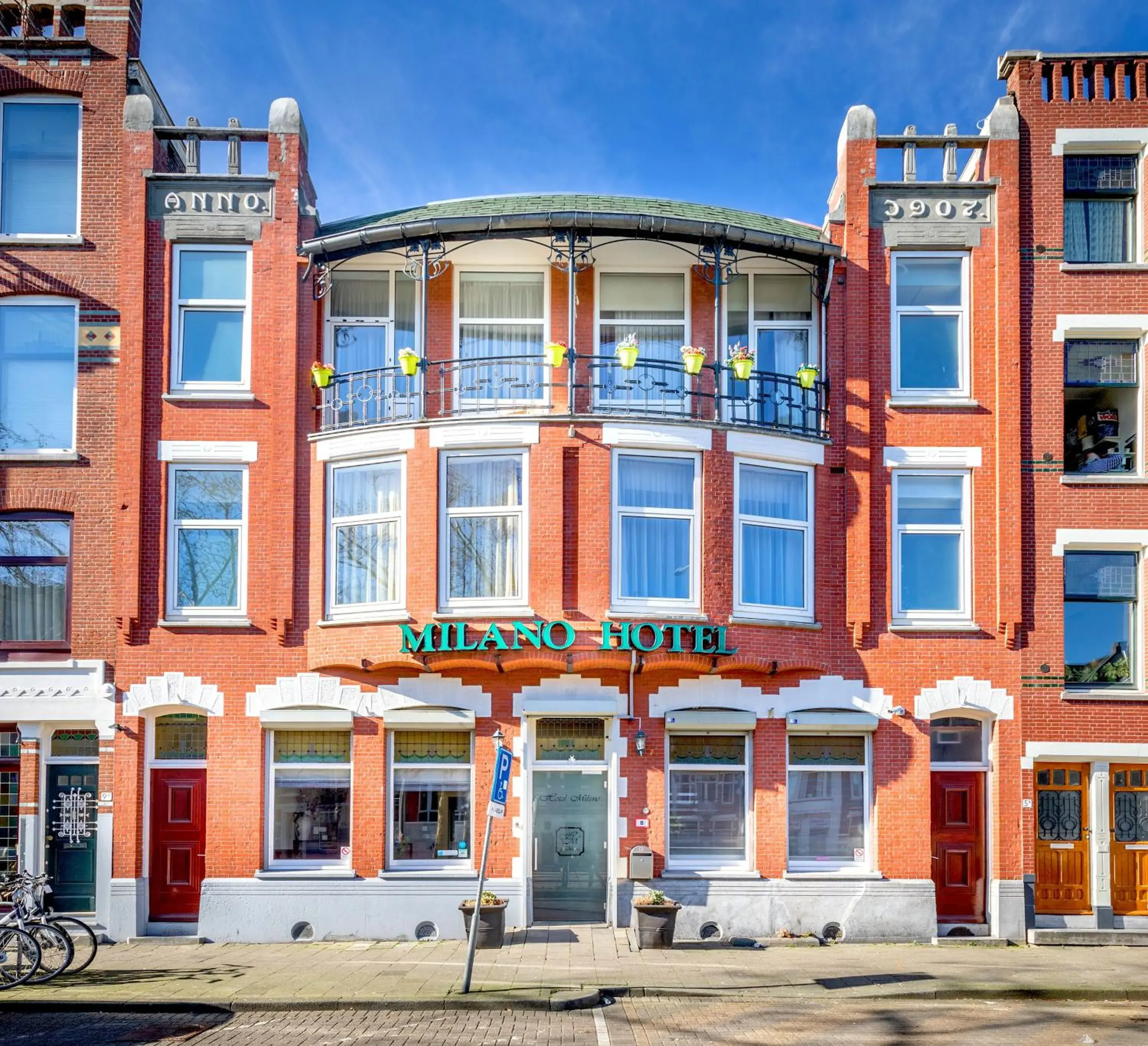 Property building in Boutique Hotel Milano Rotterdam-Centre Property building in Boutique Hotel Milano Rotterdam-Centre