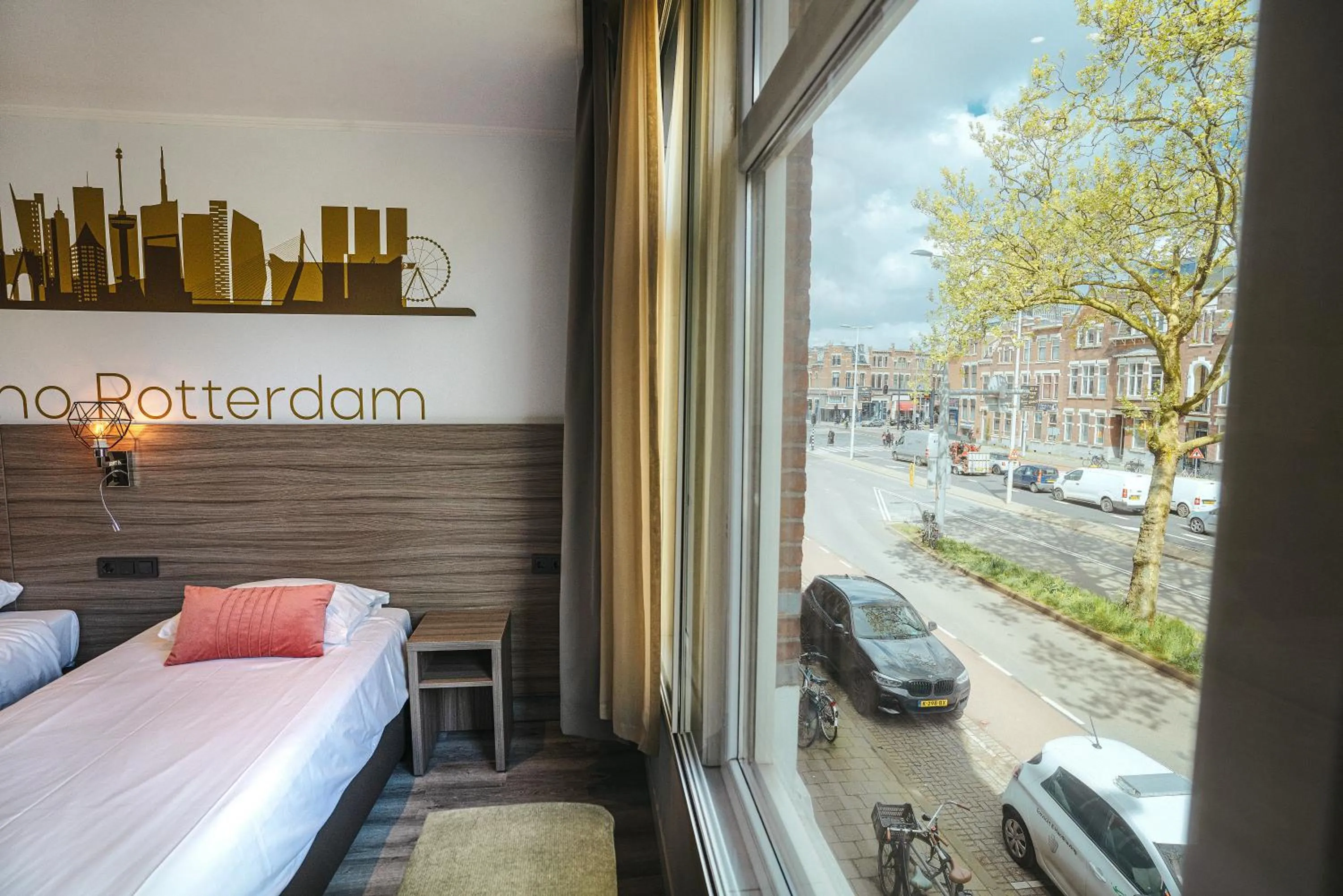 Street view, Bed in Boutique Hotel Milano Rotterdam-Centre