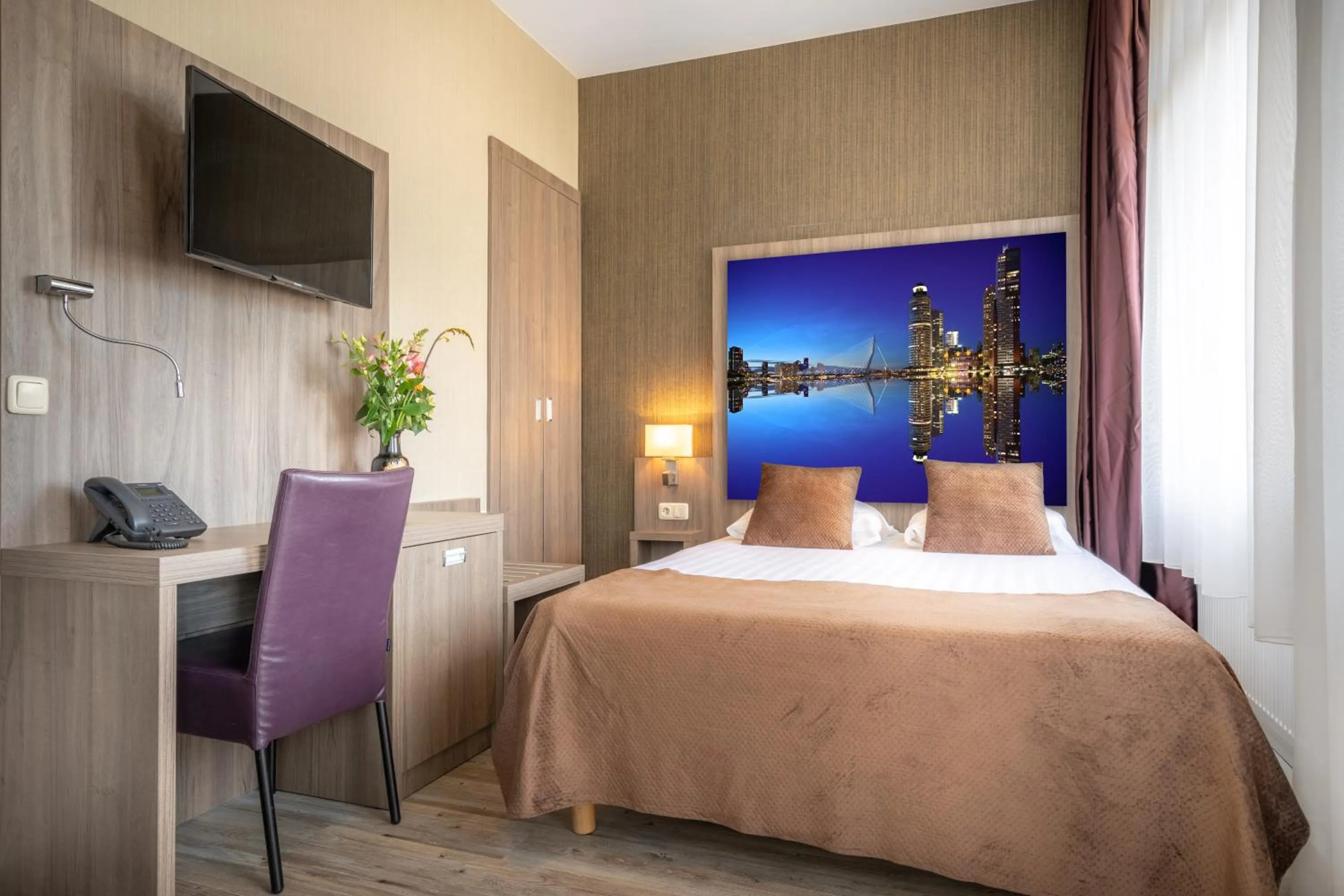 Bed in Boutique Hotel Milano Rotterdam-Centre