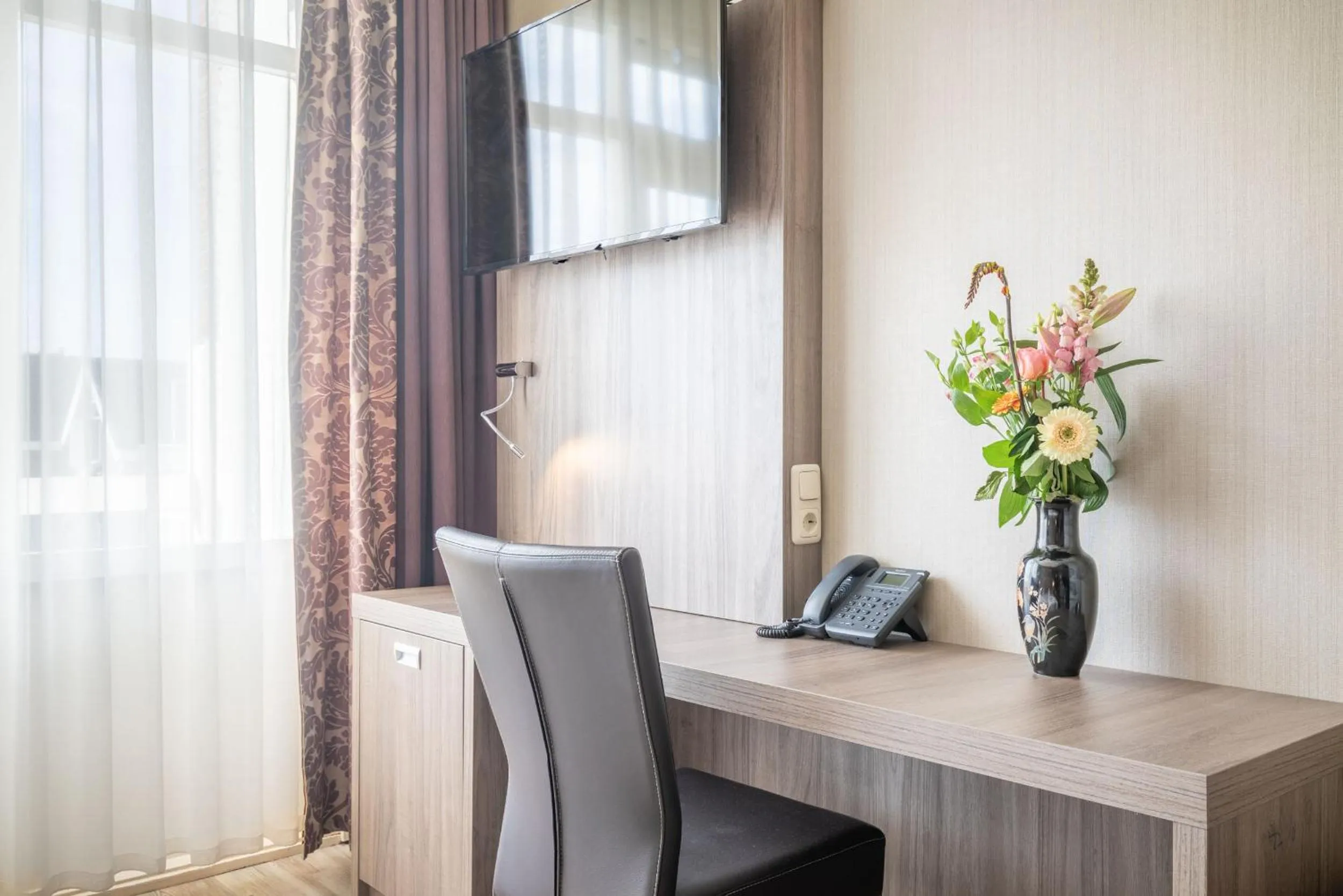 hair dresser in Boutique Hotel Milano Rotterdam-Centre