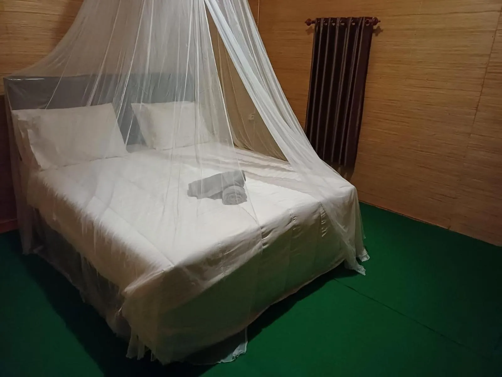 Double Room in Black Sweet Bungalow