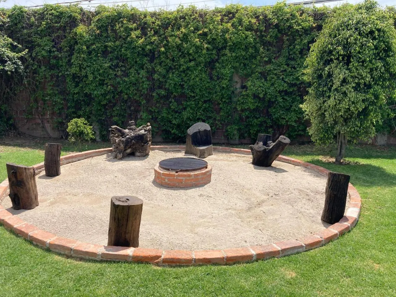 Day in El Monasterio