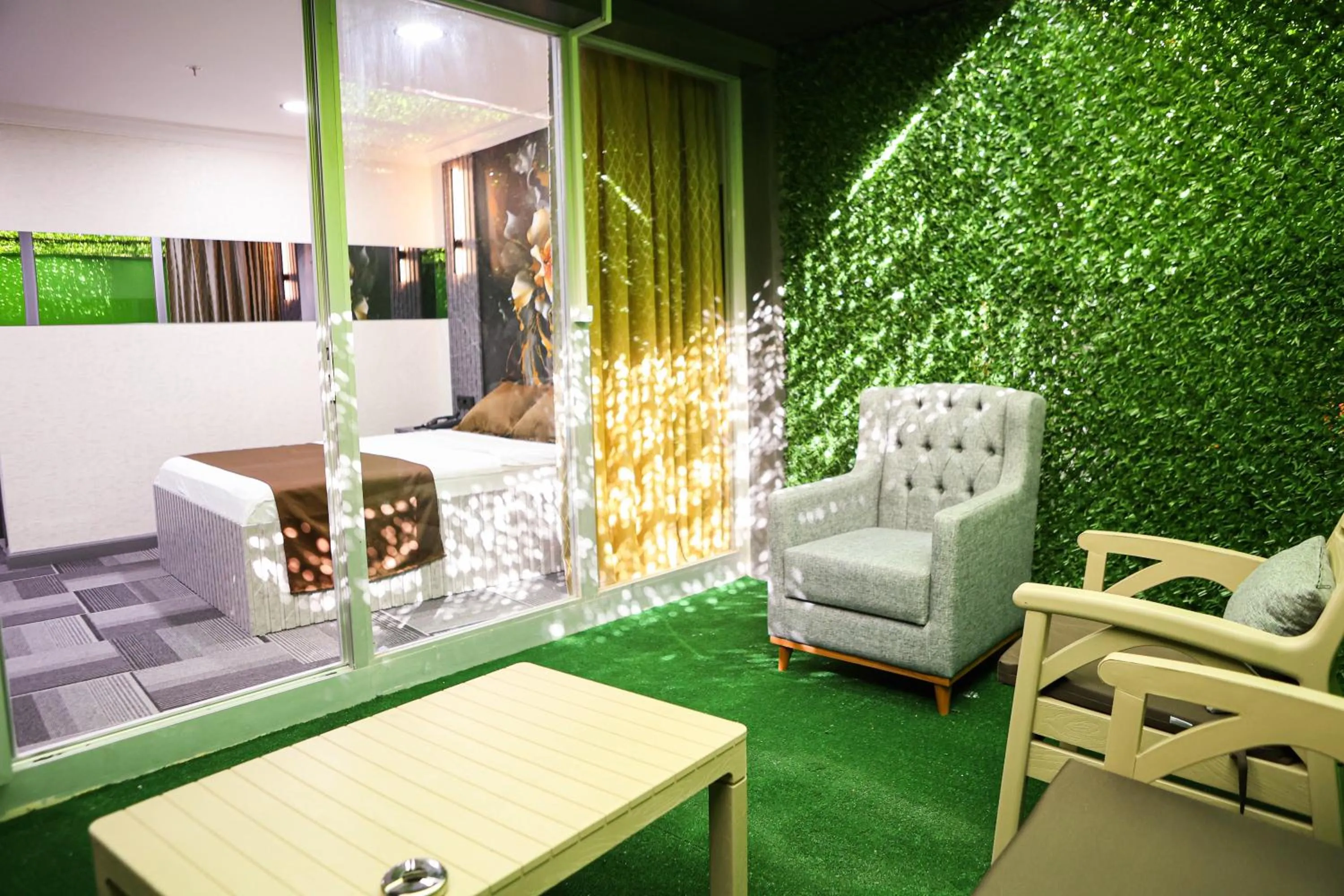 Patio in City Night Suites & Hotels