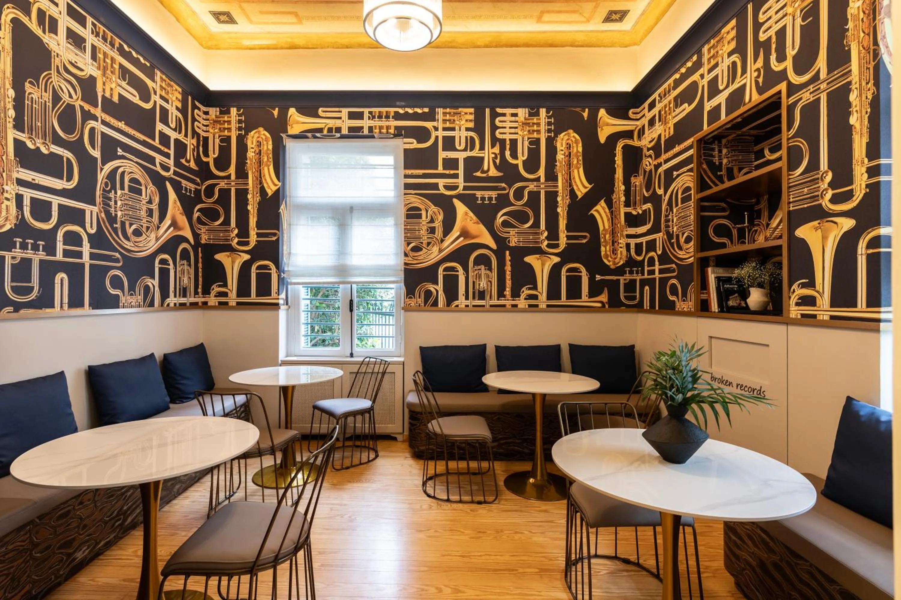 Restaurant/places to eat in MEDLEY Conceptual Living & Spa