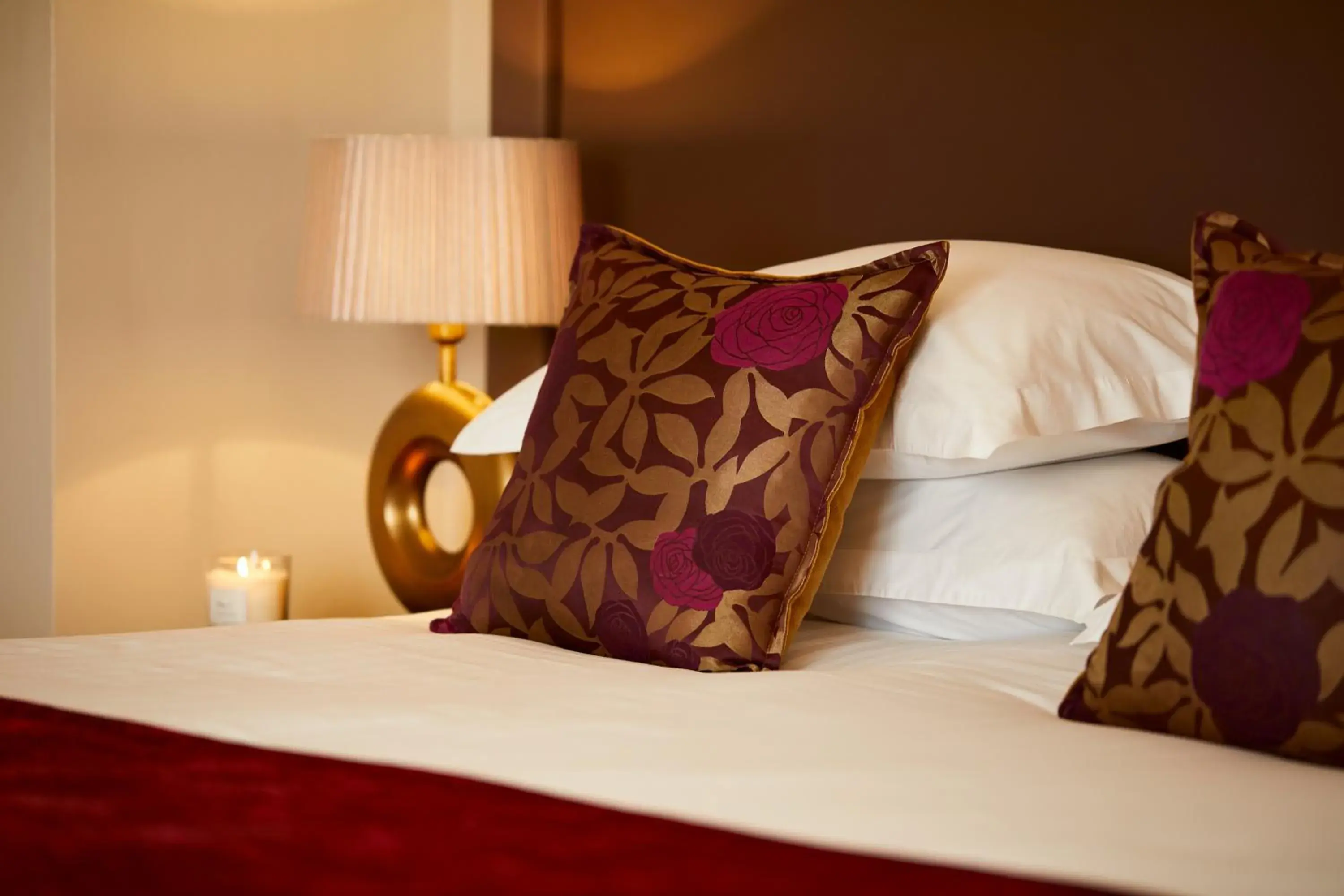Bedroom, Bed in Macdonald Craxton Wood Hotel & Spa Bedroom, Bed in Macdonald Craxton Wood Hotel & Spa