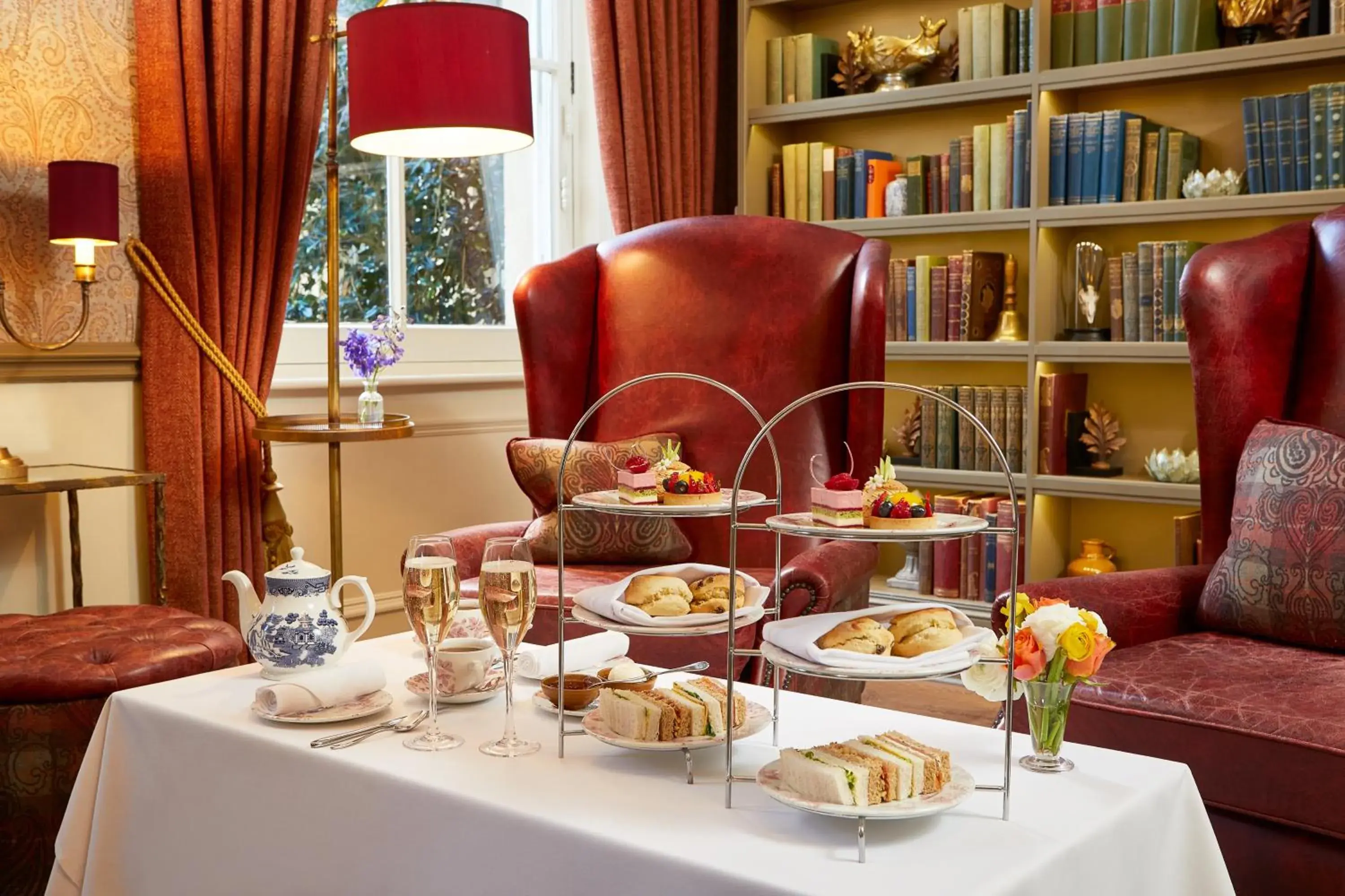 Lounge or bar in Macdonald Craxton Wood Hotel & Spa Lounge or bar in Macdonald Craxton Wood Hotel & Spa