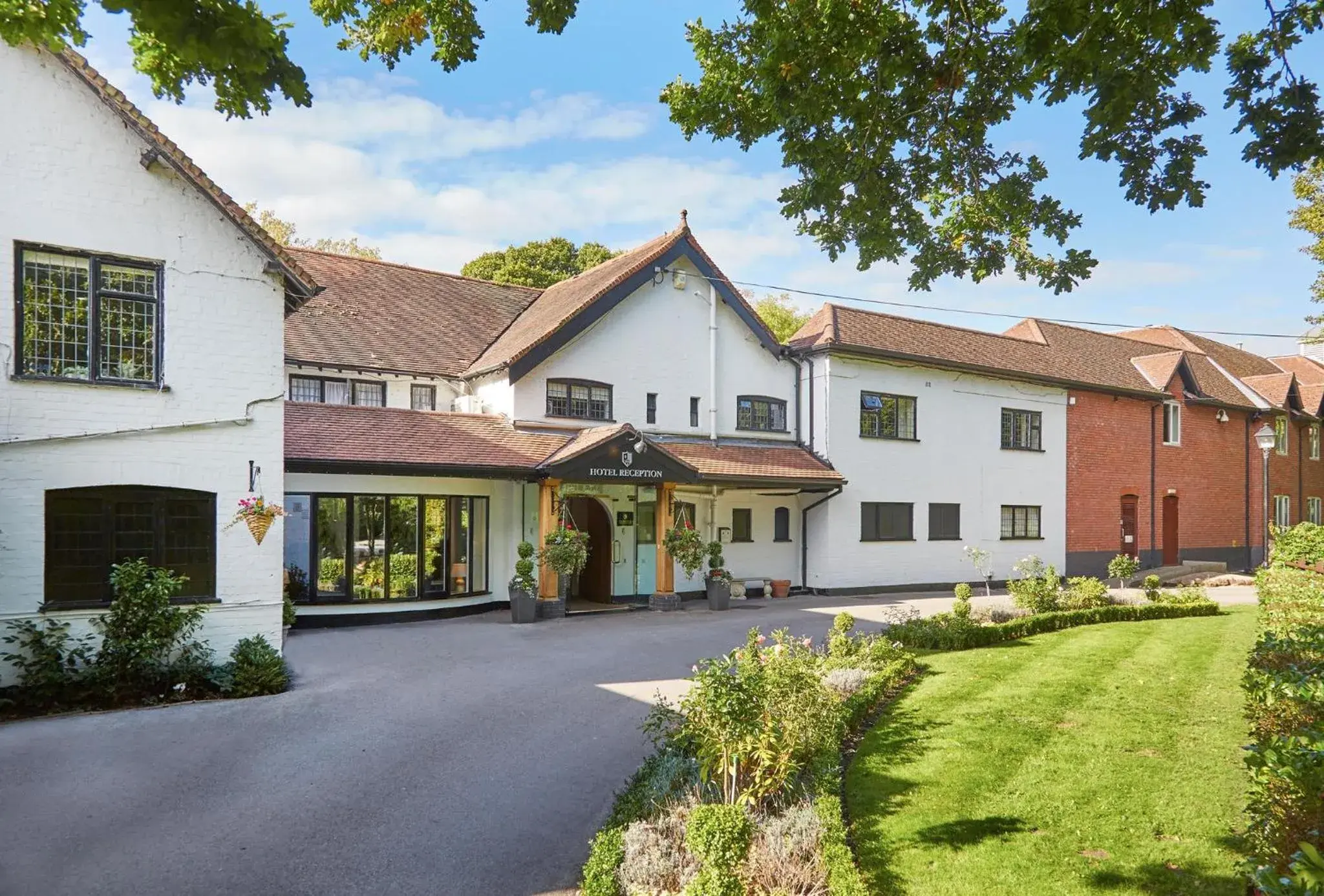 Facade/entrance in Macdonald Craxton Wood Hotel & Spa Facade/entrance in Macdonald Craxton Wood Hotel & Spa