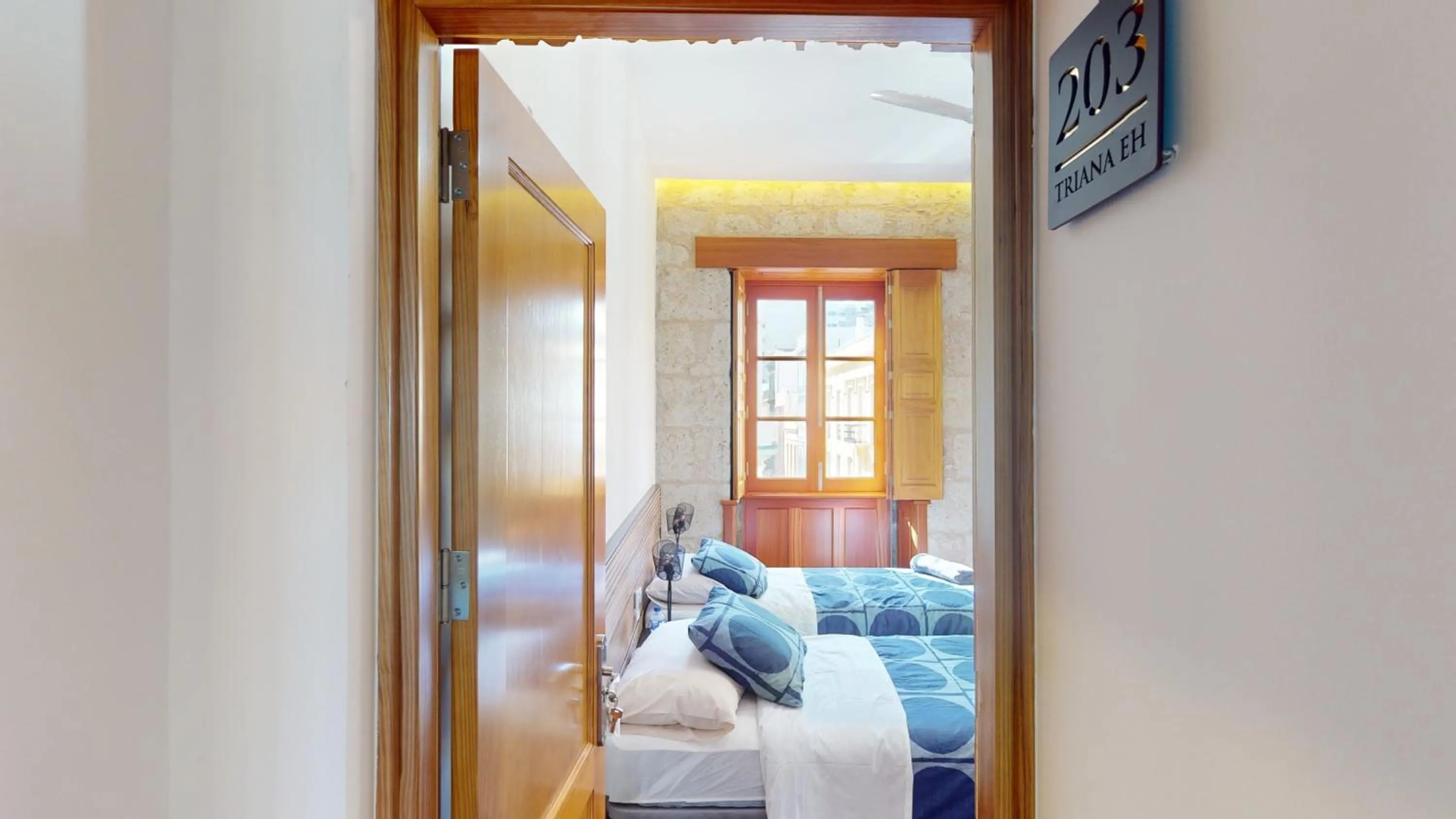 Bedroom, Bed in Triana Rooms EH