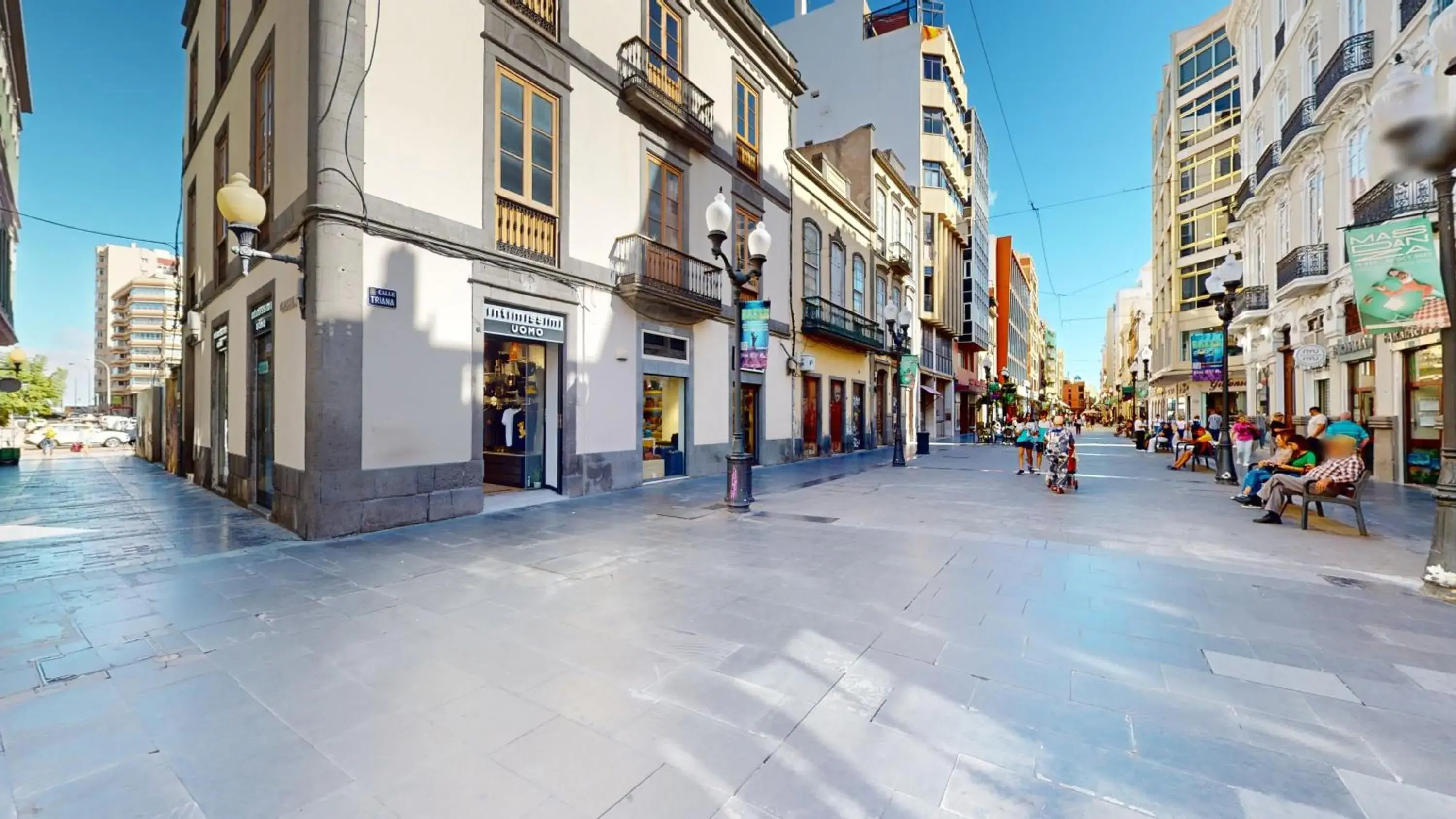 Property building in Triana Rooms EH Property building in Triana Rooms EH