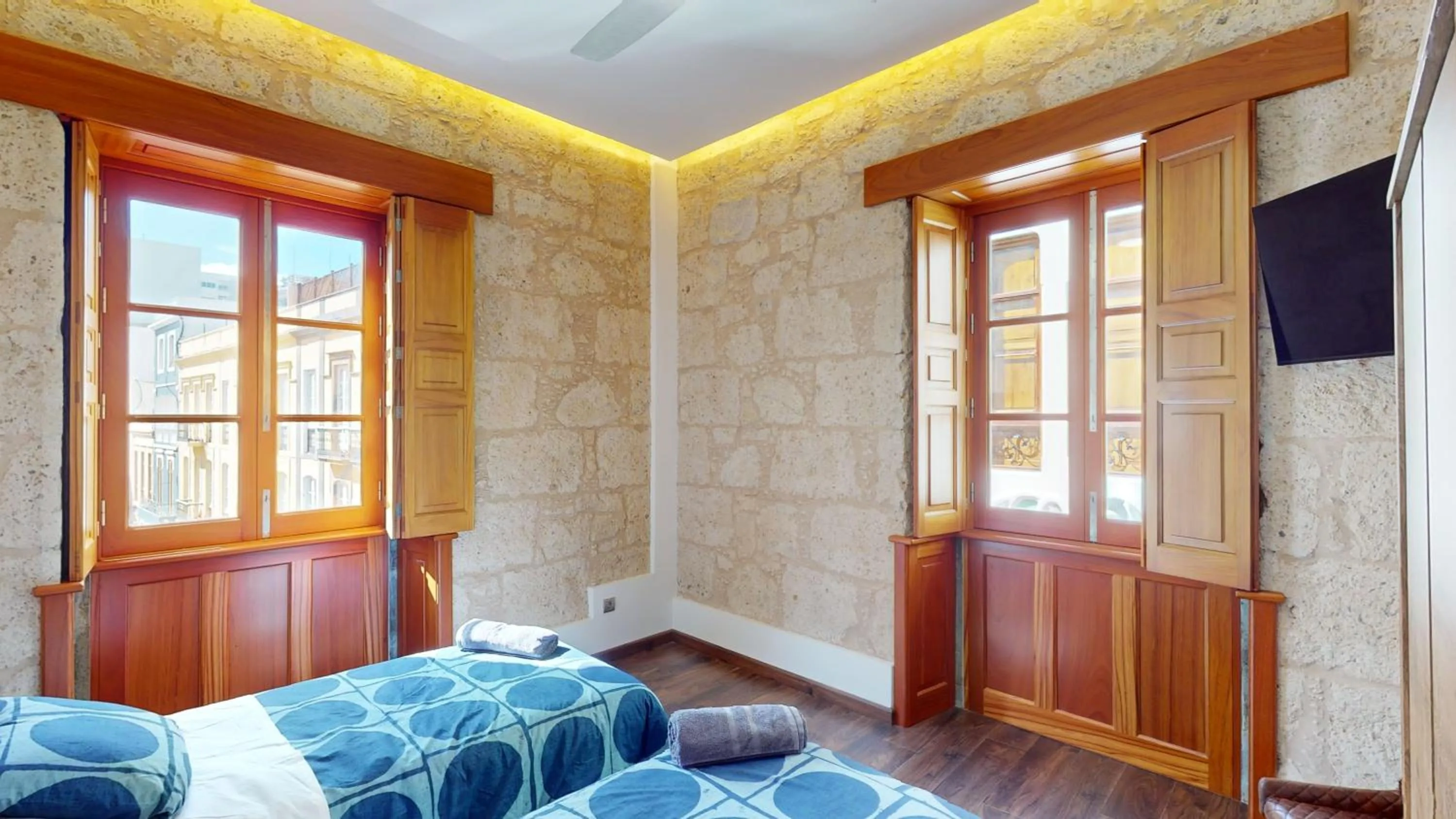 Bedroom, Bed in Triana Rooms EH