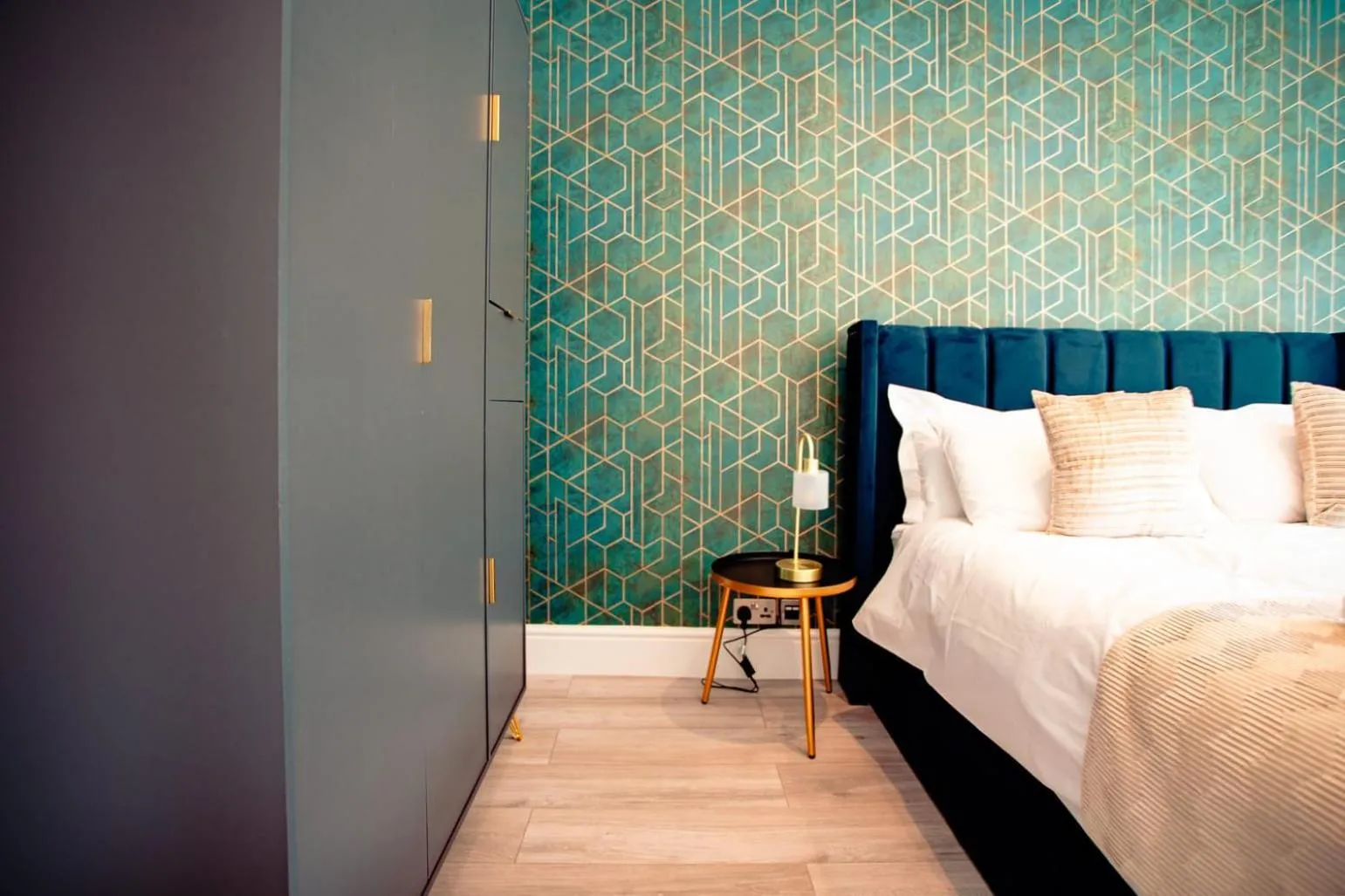 Modern 3 and 2 bedroom apartment in Maida Vale