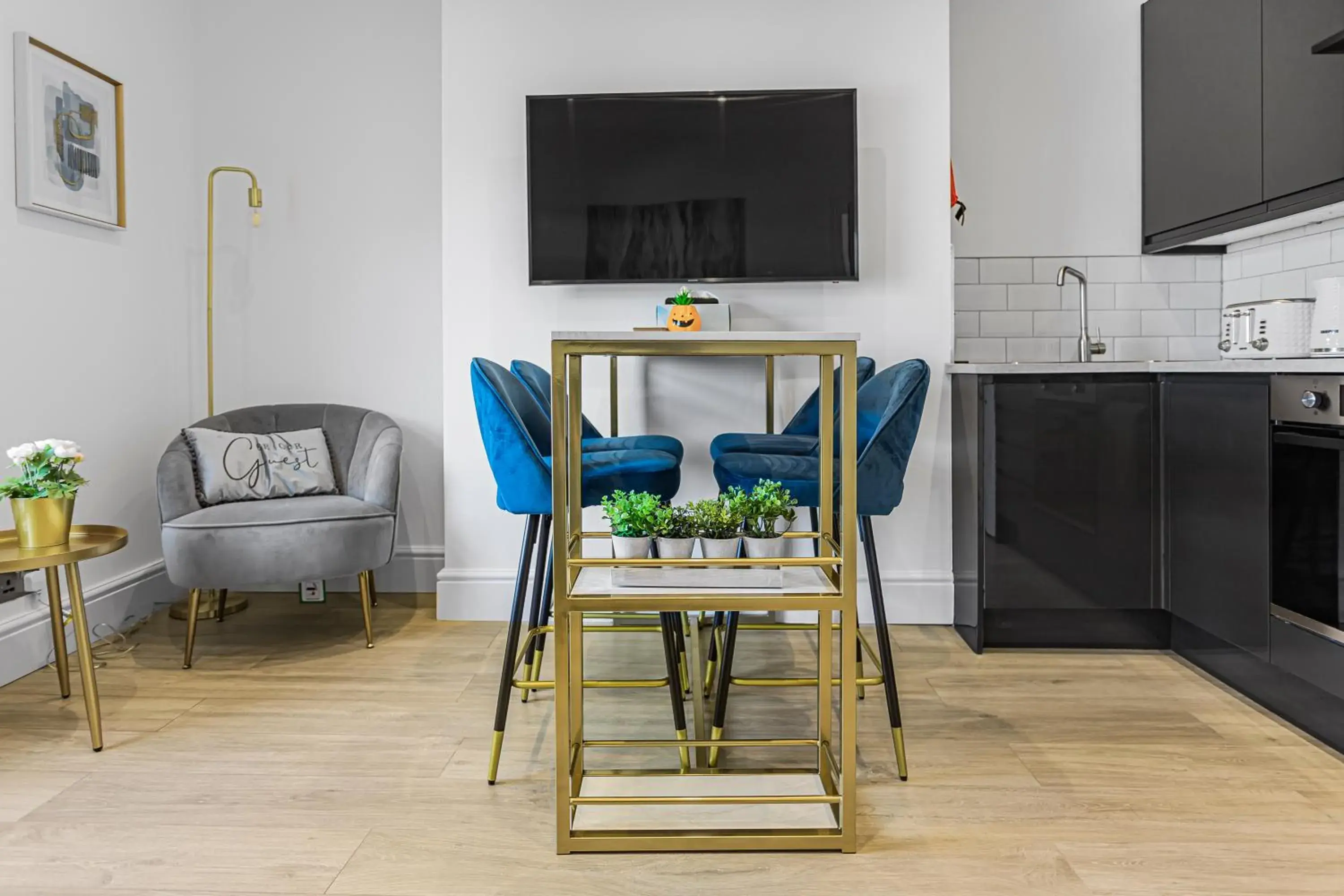 Modern 3 and 2 bedroom apartment in Maida Vale Modern 3 and 2 bedroom apartment in Maida Vale