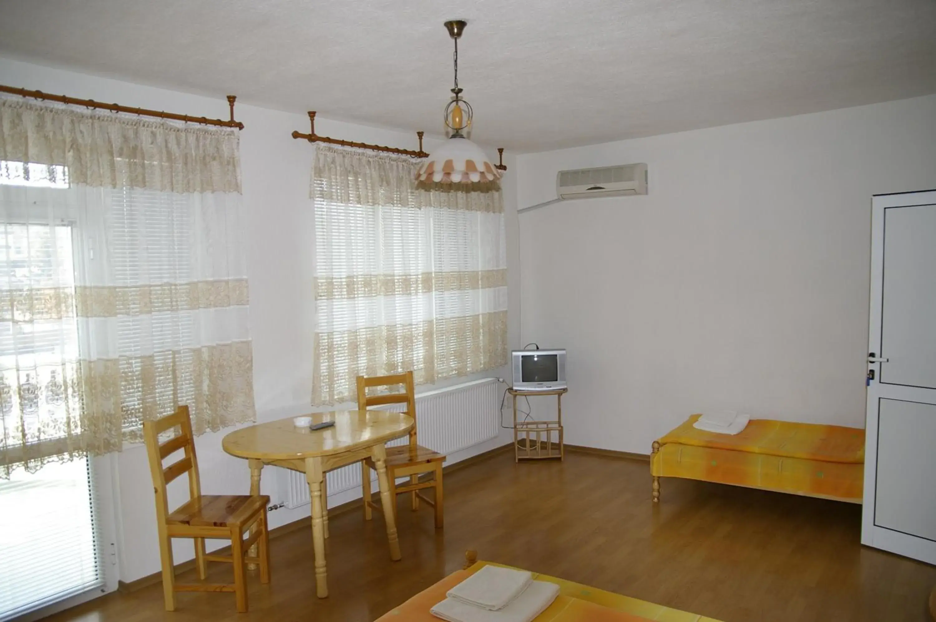 Twin Room in Karadzhovy Guest House Twin Room in Karadzhovy Guest House