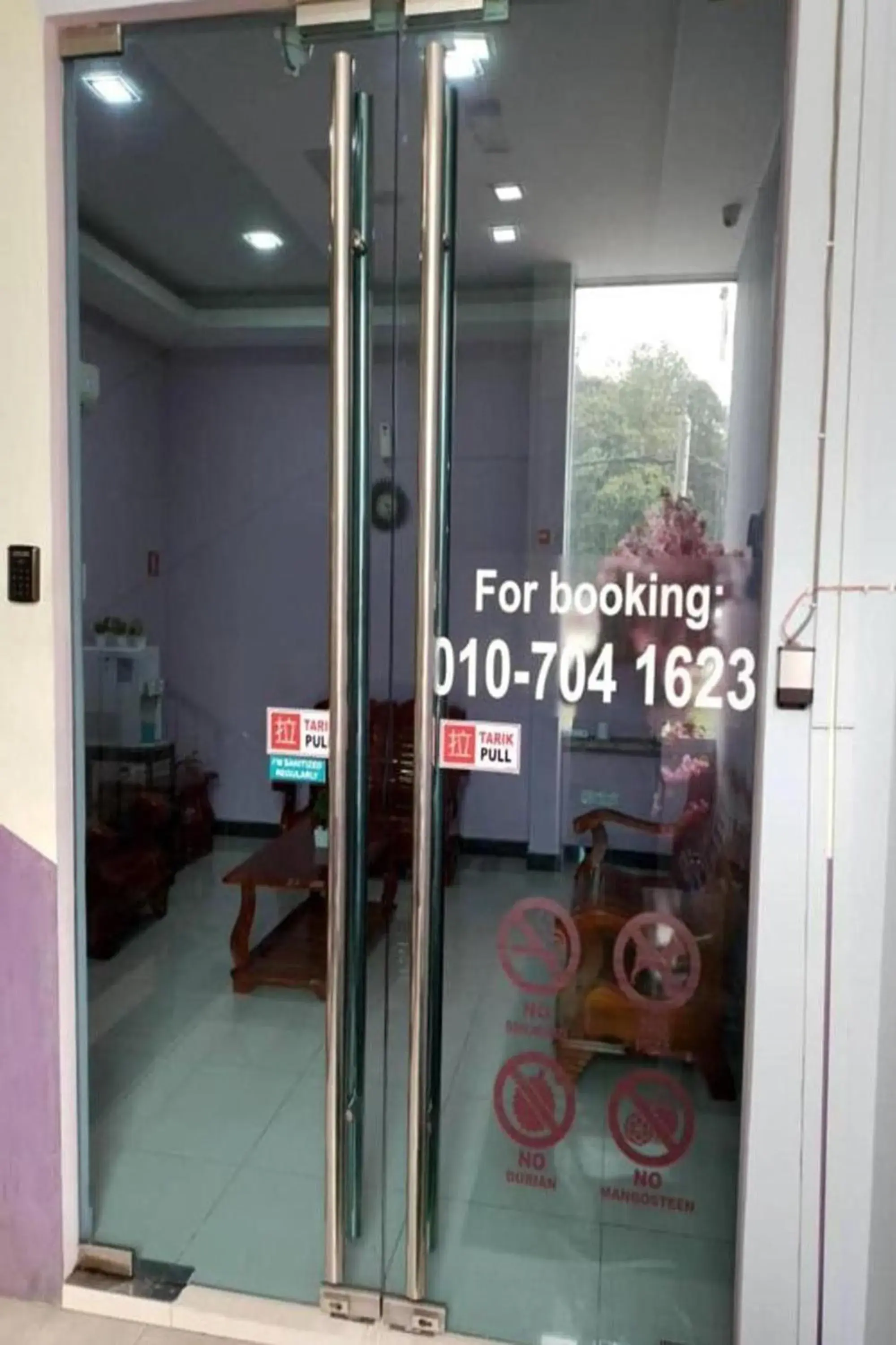 Facade/entrance in ABC Hostel Facade/entrance in ABC Hostel