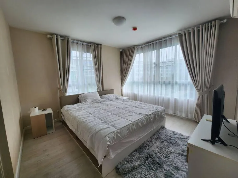Bed in 2 Bedrooms 2 bath Apartment