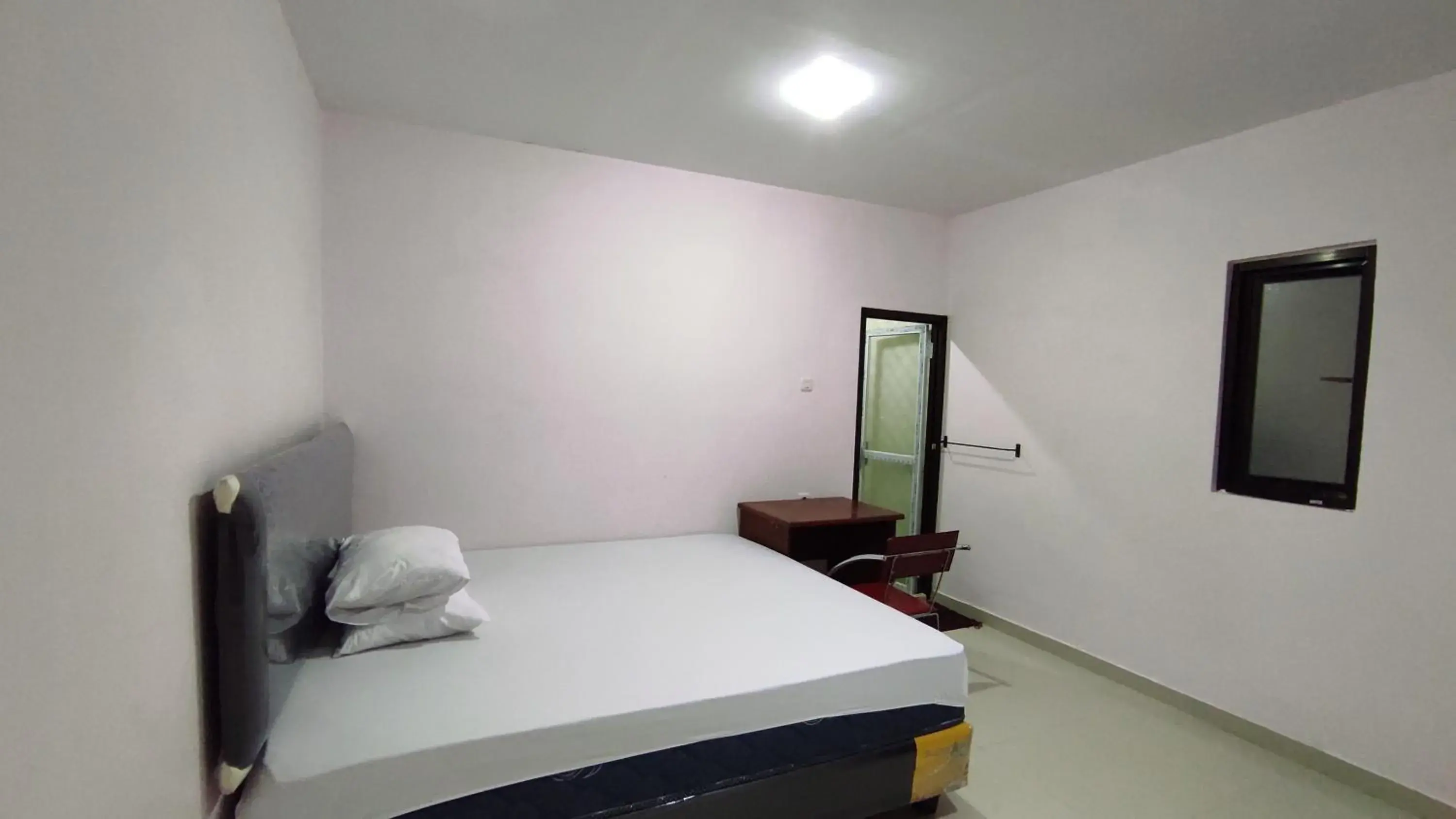 Bedroom, Bed in Hotel O Wisma Syariah Dian Near Pare-pare Bedroom, Bed in Hotel O Wisma Syariah Dian Near Pare-pare