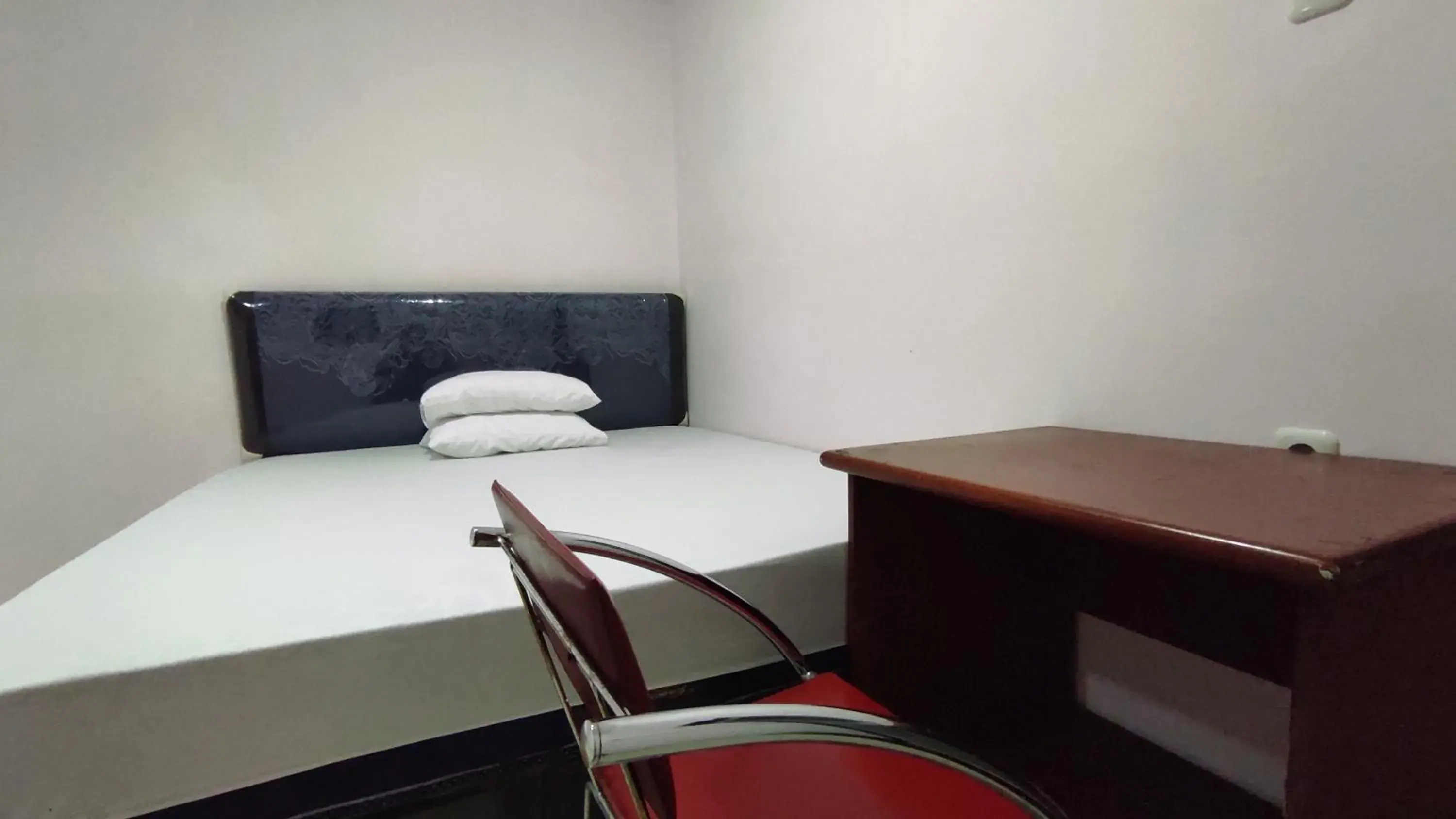 Bedroom, Bed in Hotel O Wisma Syariah Dian Near Pare-pare Bedroom, Bed in Hotel O Wisma Syariah Dian Near Pare-pare