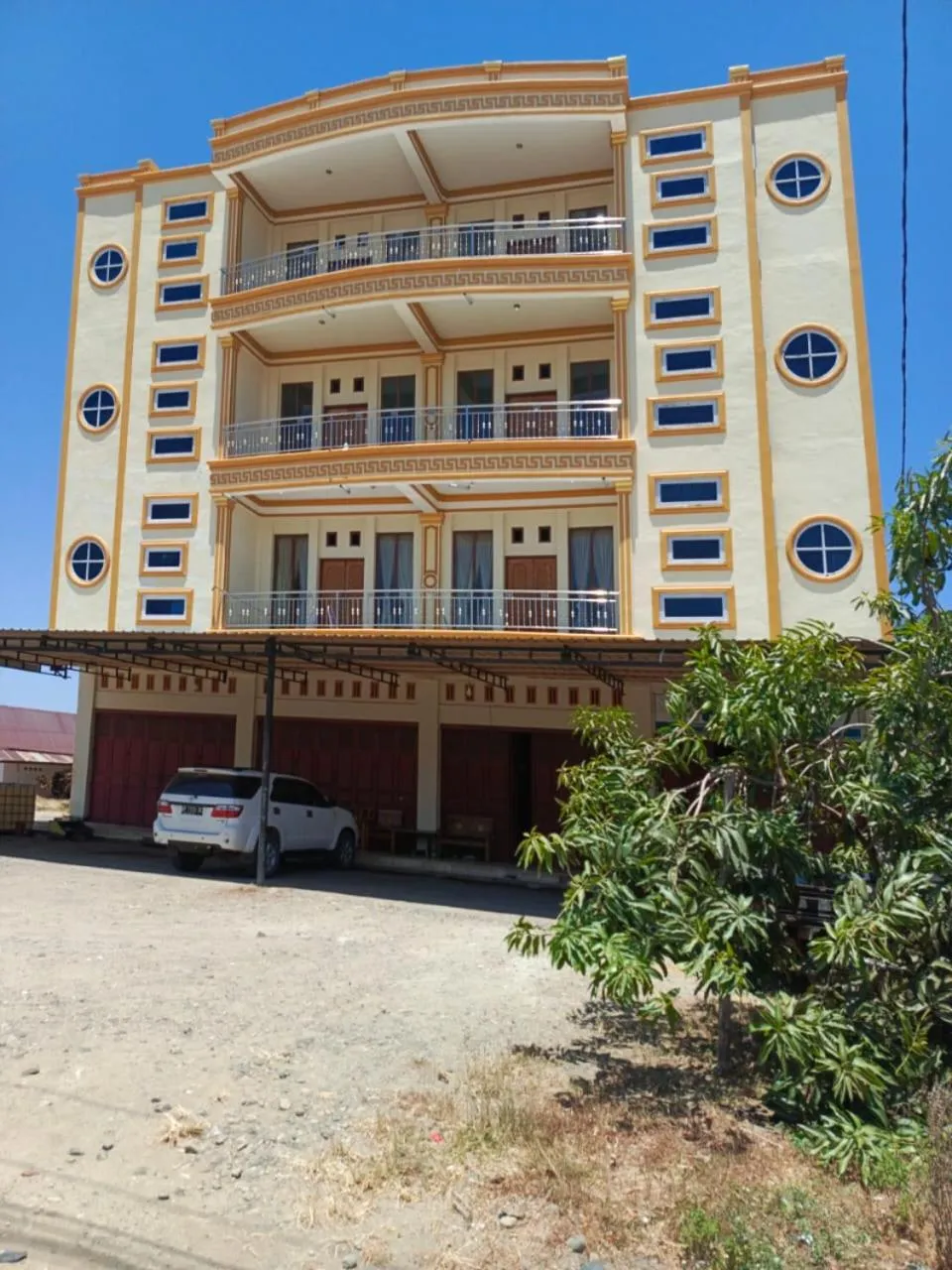 Property building in Hotel O Wisma Syariah Dian Near Pare-pare
