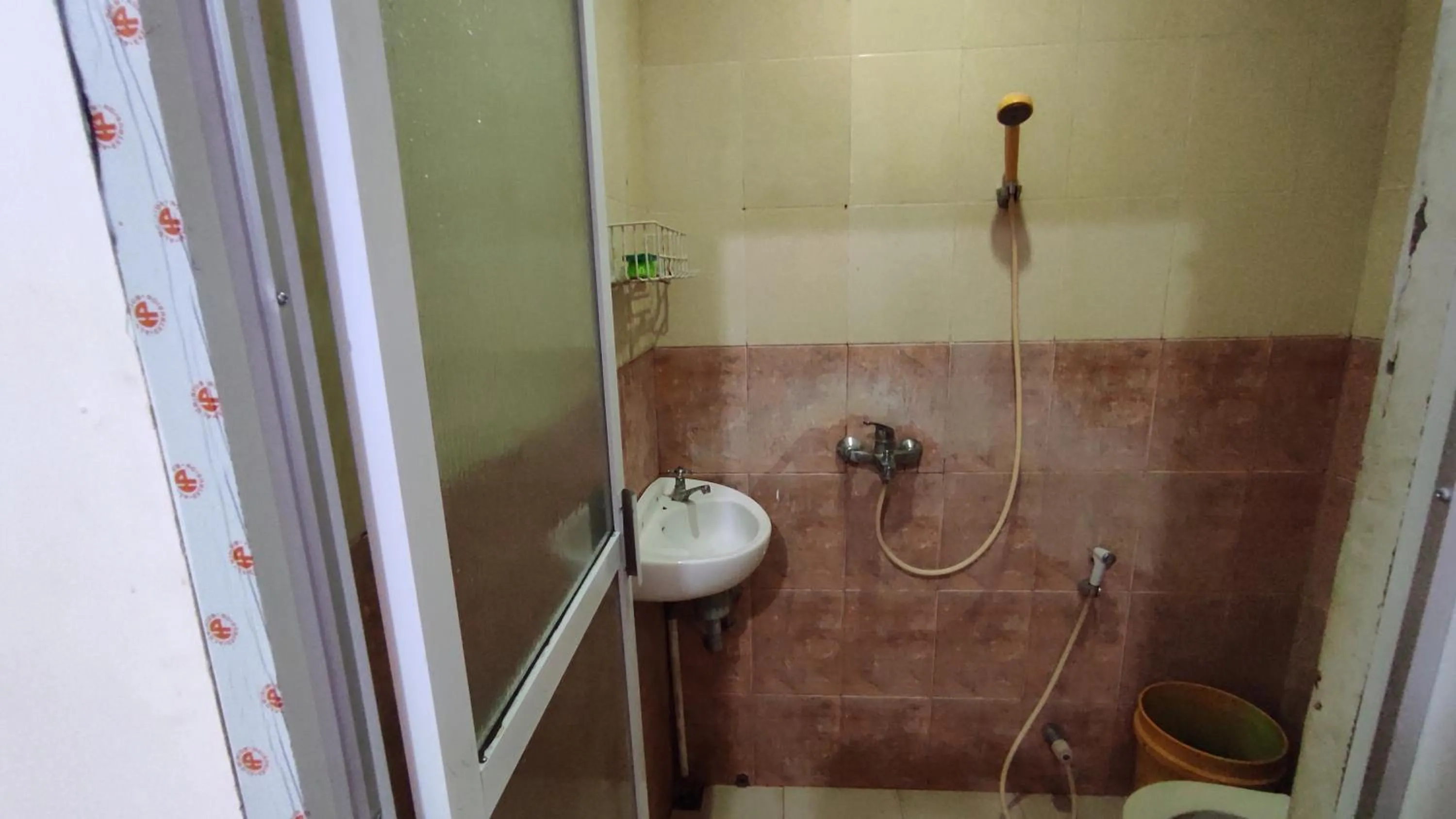 Bathroom in Hotel O Wisma Syariah Dian Near Pare-pare