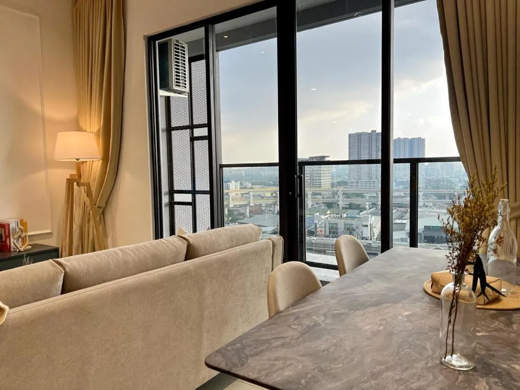 Apartment with Balcony in KLCity & KLCC View Modern Style 2R2B - 6 pax