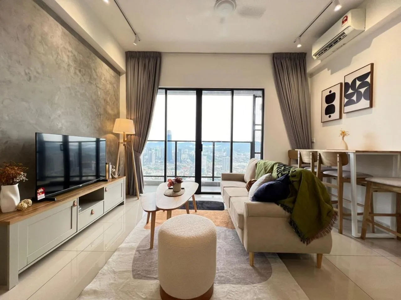 Two-Bedroom Apartment in KLCity & KLCC View Modern Style 2R2B - 6 pax