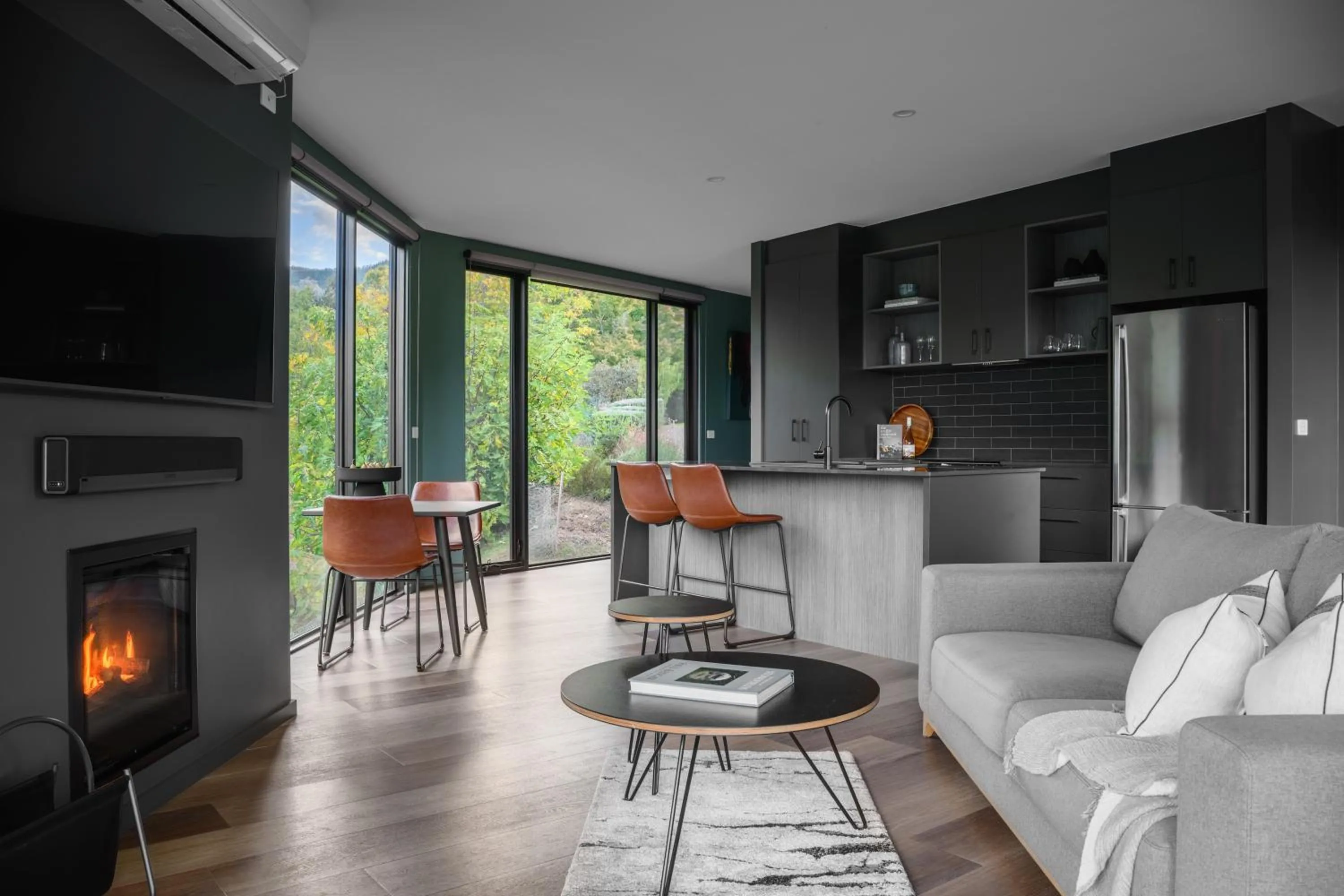 TV and multimedia in The View Bright - Apartment 2
