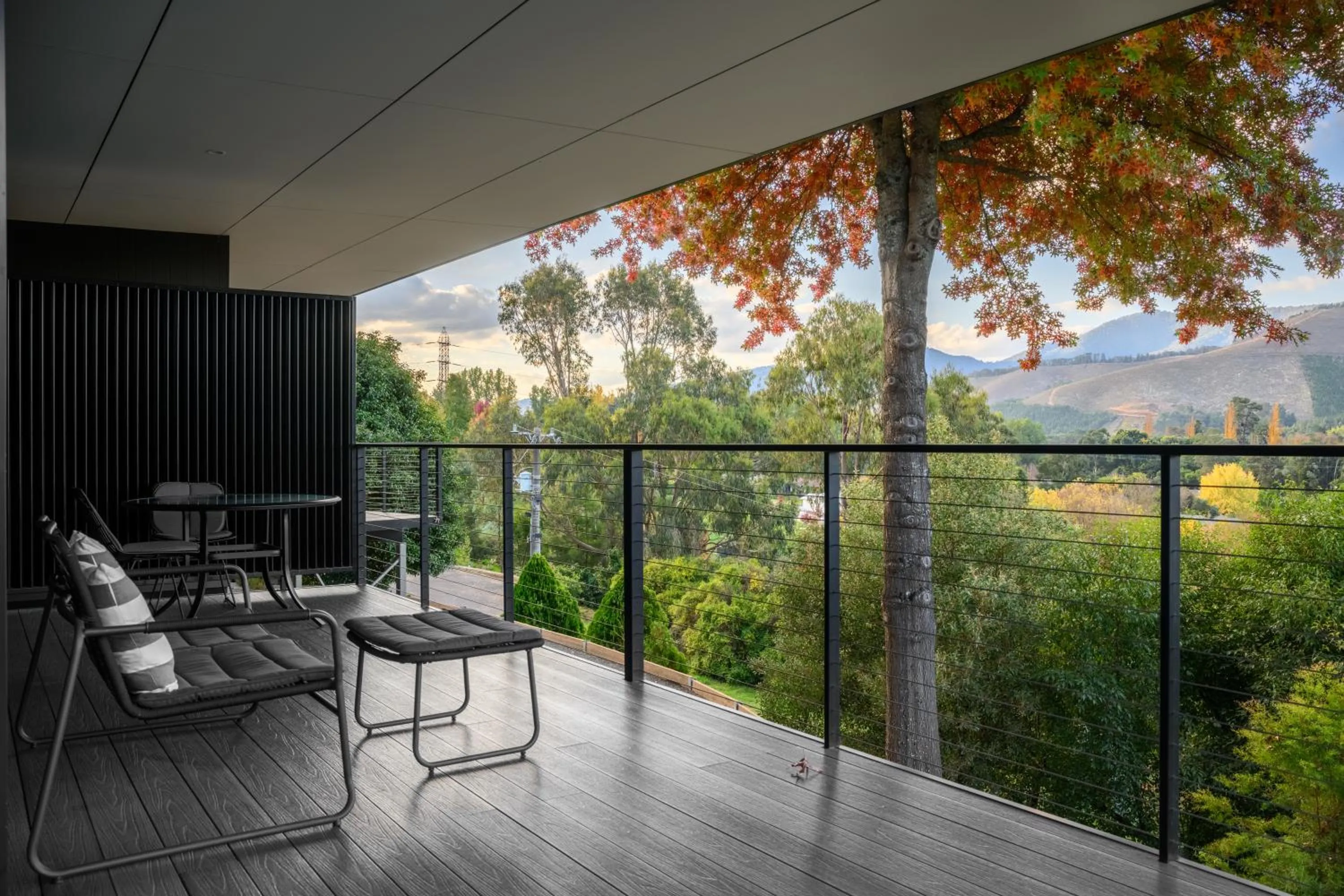 Patio in The View Bright - Apartment 2