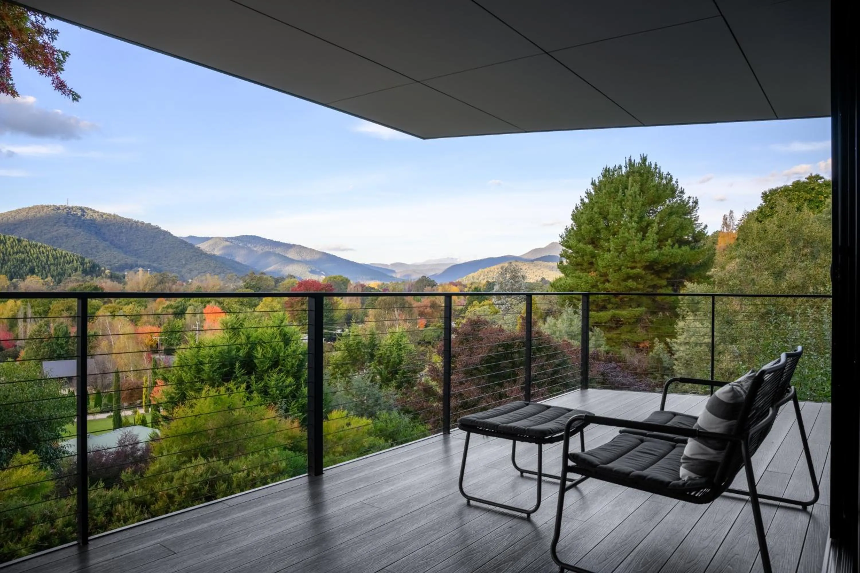 Patio in The View Bright - Apartment 2