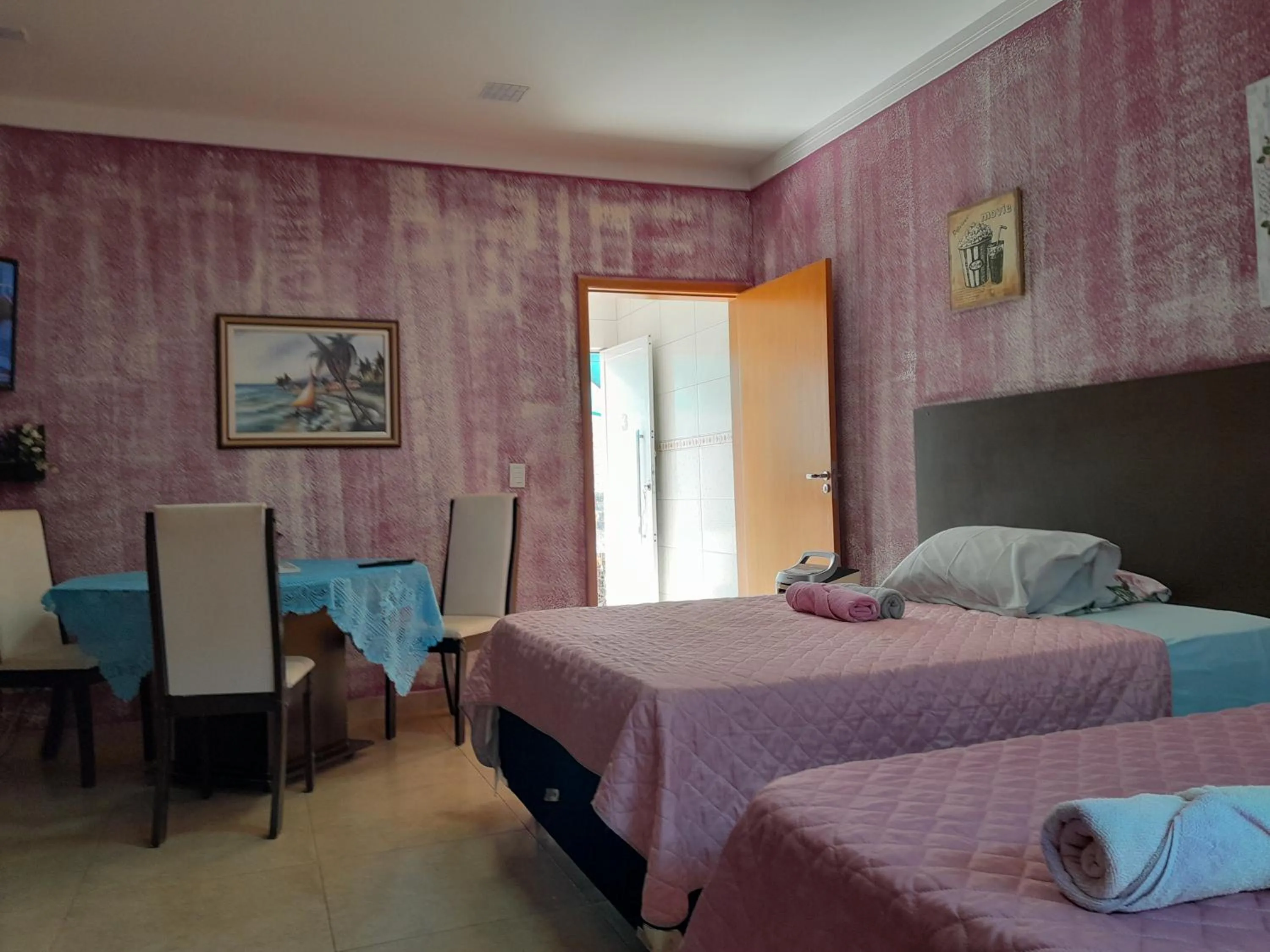 Bed in Suites Sta Genoveva
