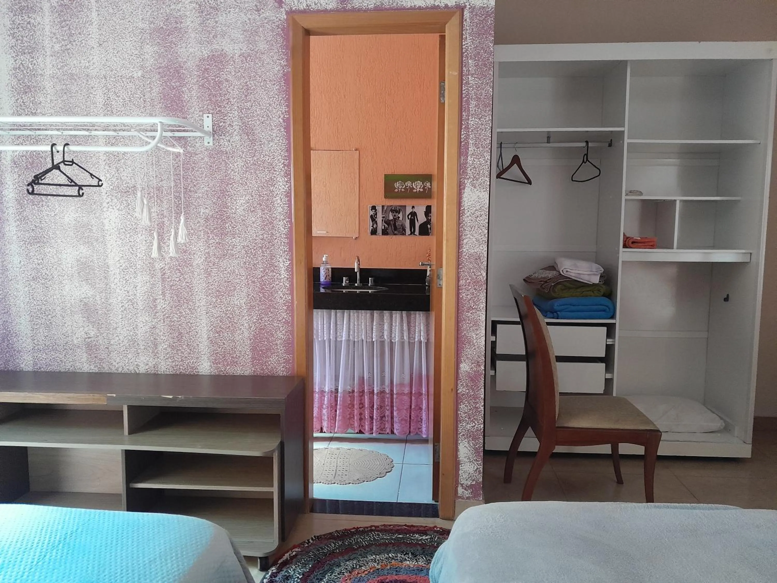 Bed in Suites Sta Genoveva