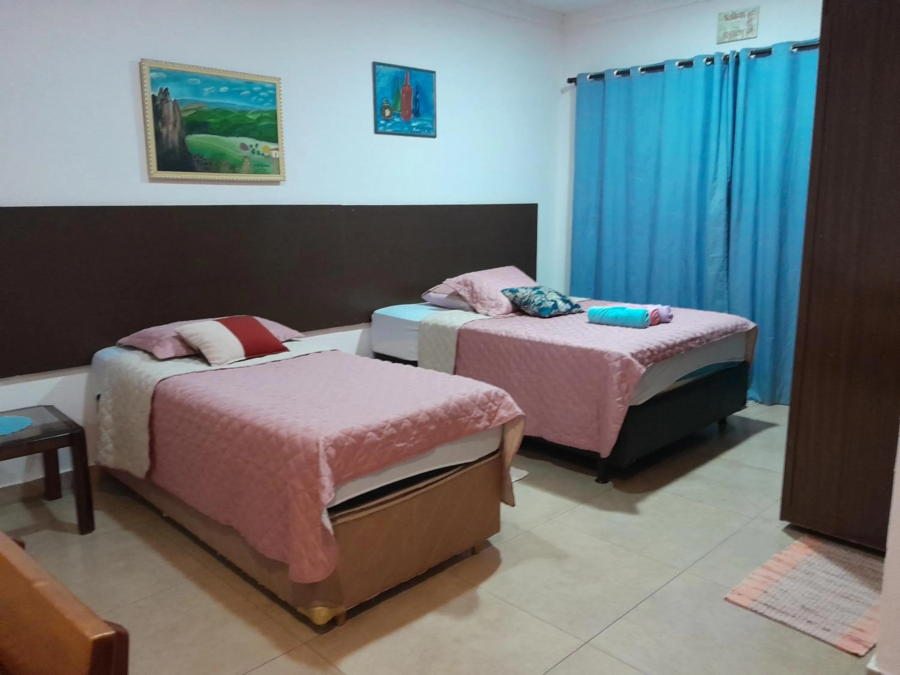 Bed in Suites Sta Genoveva