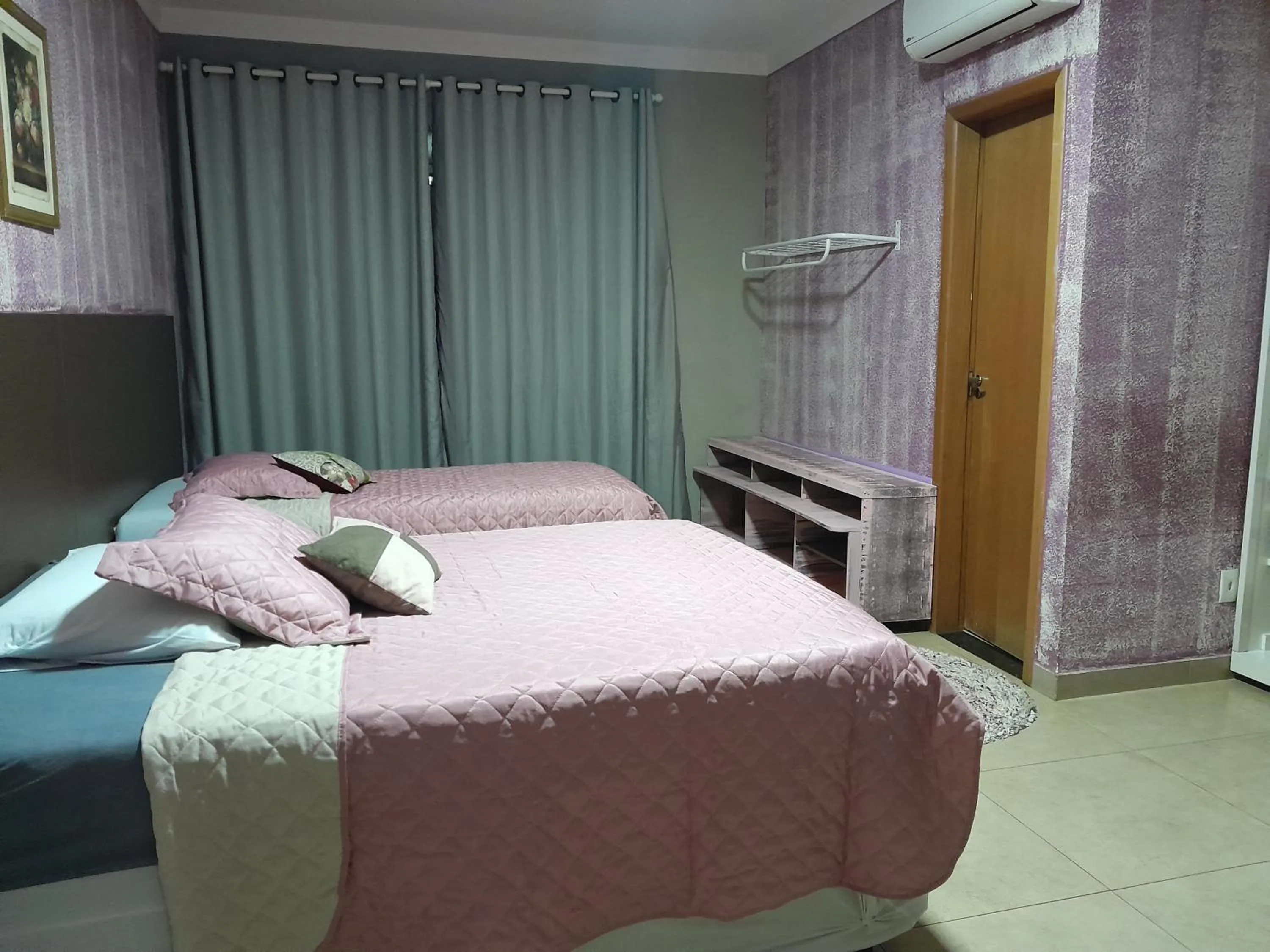Bed in Suites Sta Genoveva
