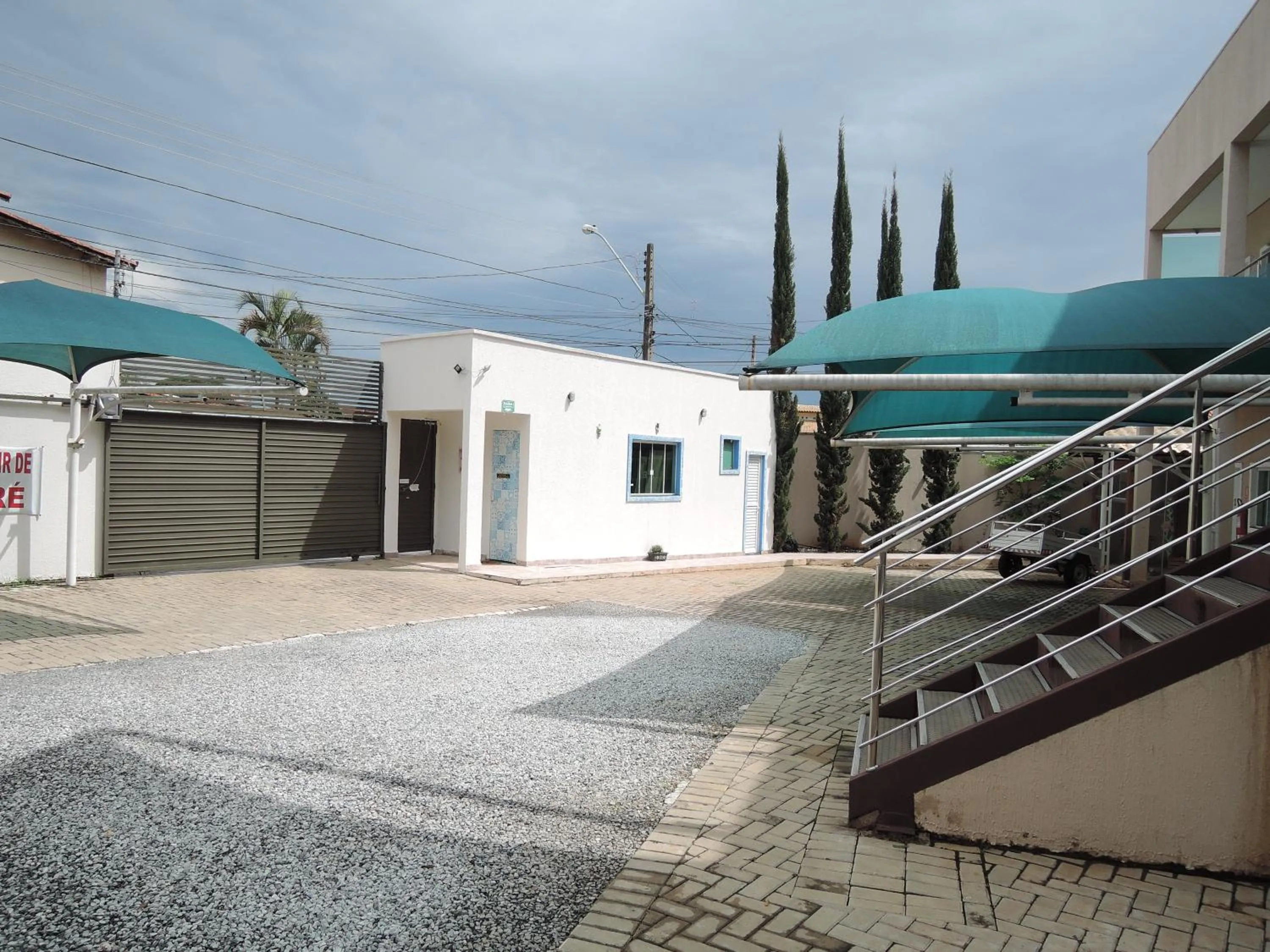 Property building in Suites Sta Genoveva