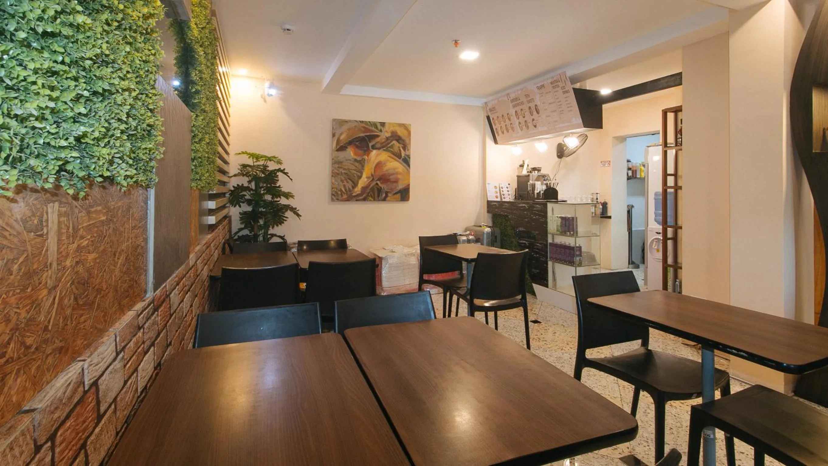 Restaurant/places to eat in RedDoorz Plus at Seventy Five Inn Near Manila Airport