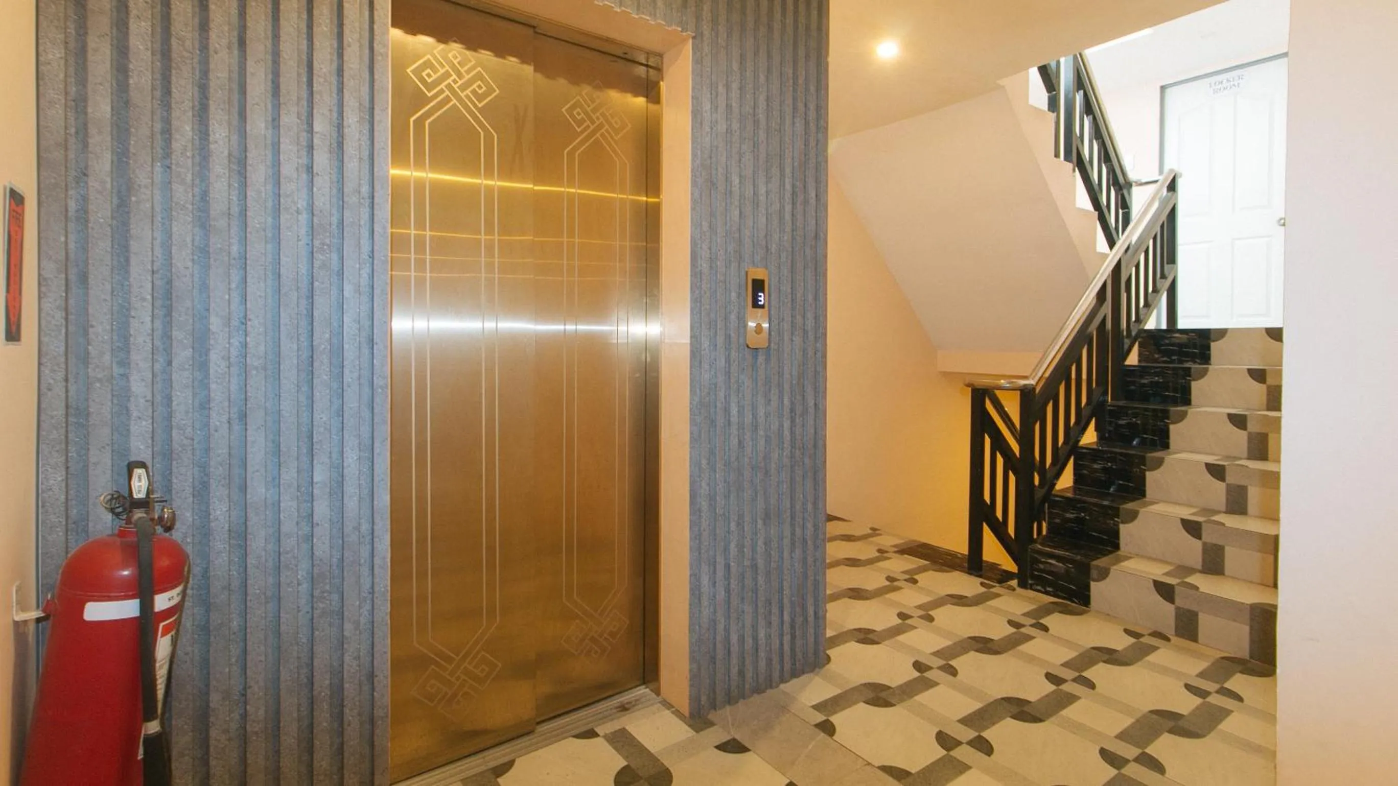 elevator in RedDoorz Plus at Seventy Five Inn Near Manila Airport