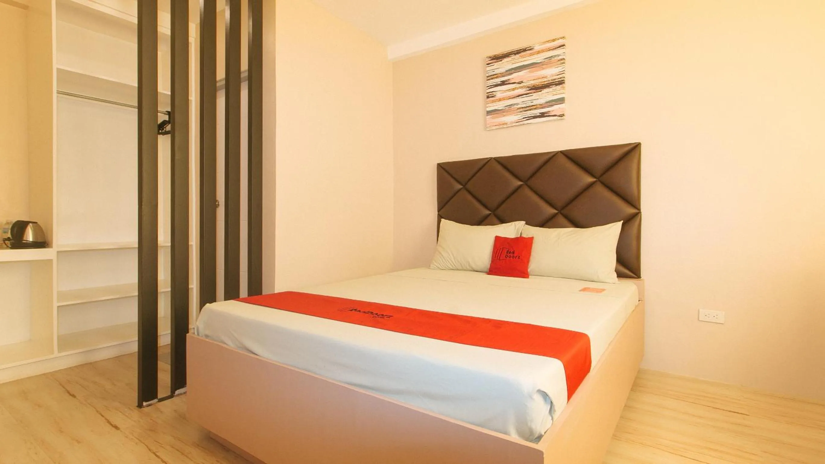 Bed in RedDoorz Plus at Seventy Five Inn Near Manila Airport