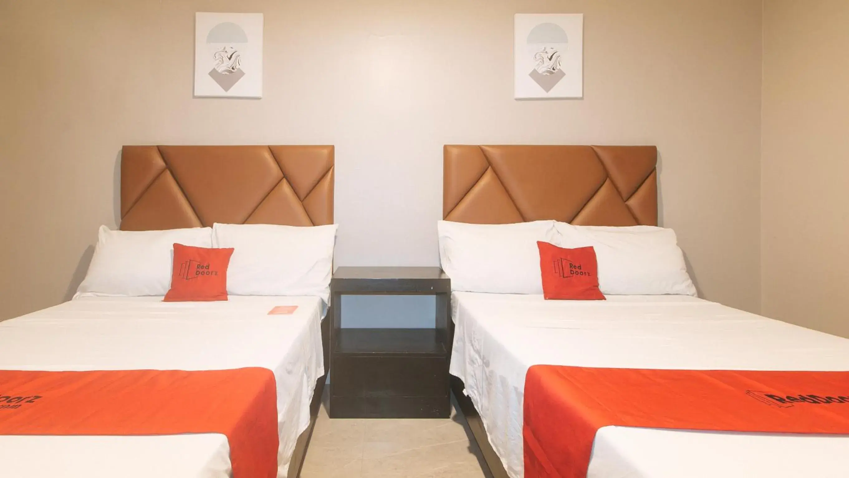 Bedroom, Bed in RedDoorz Plus at Seventy Five Inn Near Manila Airport Bedroom, Bed in RedDoorz Plus at Seventy Five Inn Near Manila Airport