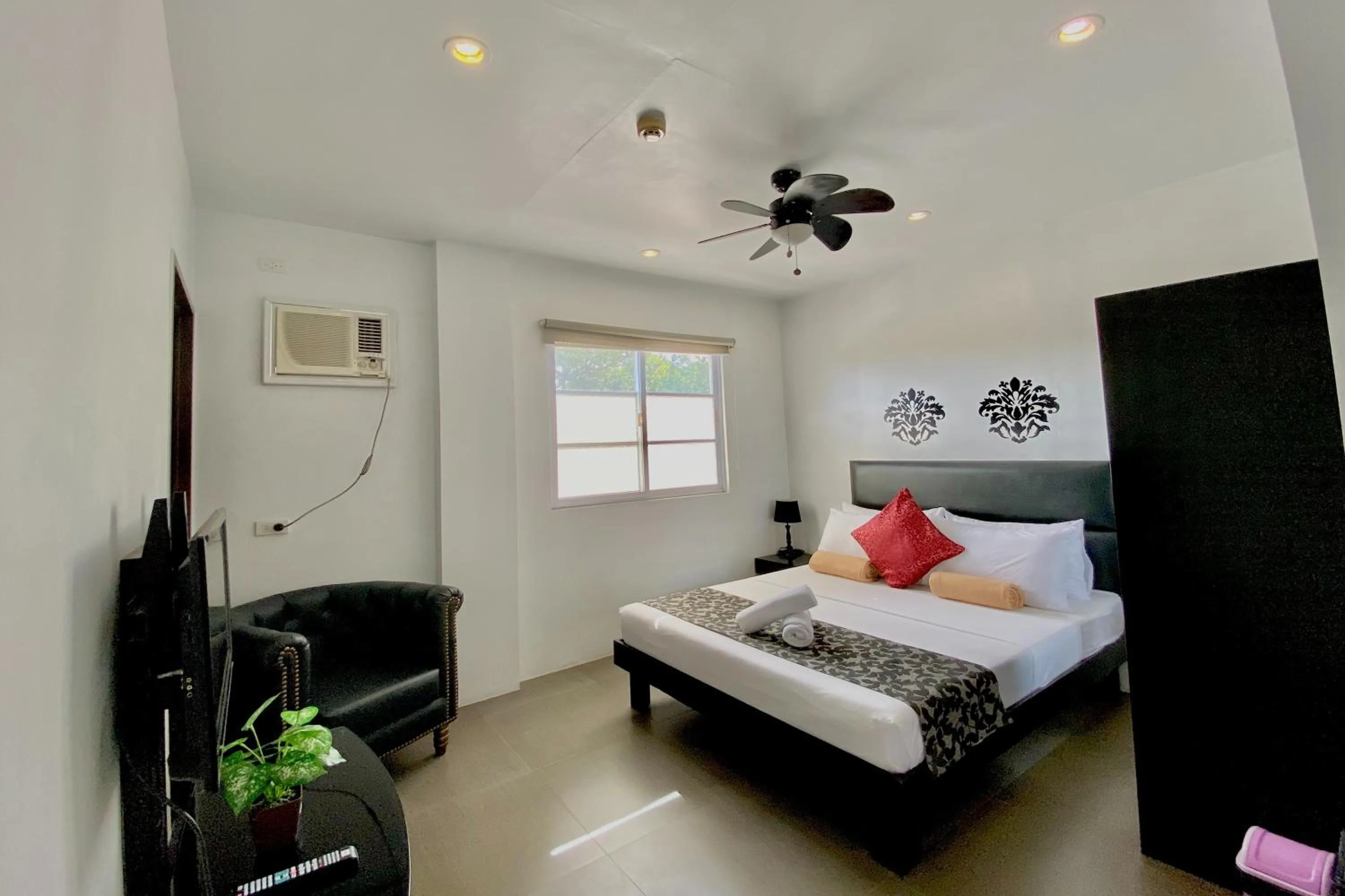 Bed in Micasa Lodge Palawan