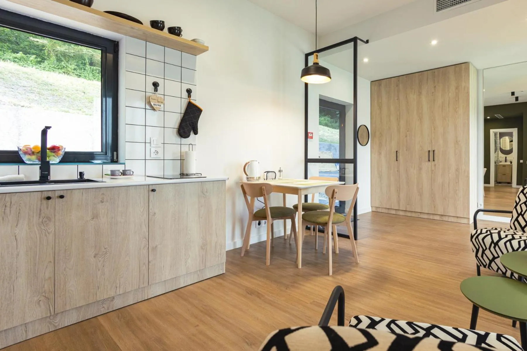 Kitchen or kitchenette in Apart Hotel Kundzuli